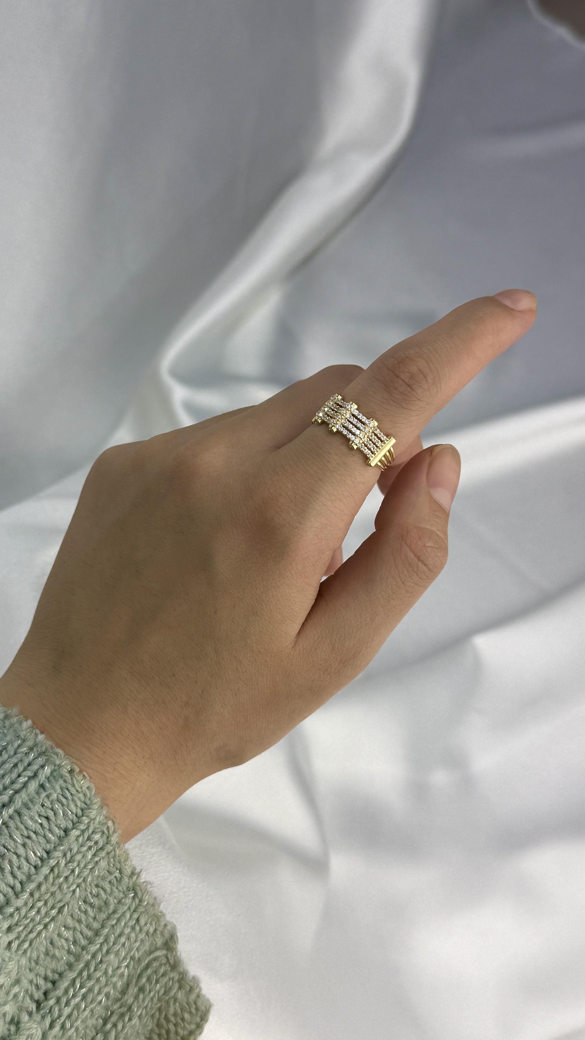 Dört Sıralı Zirkon Taşlı Altın Yüzük