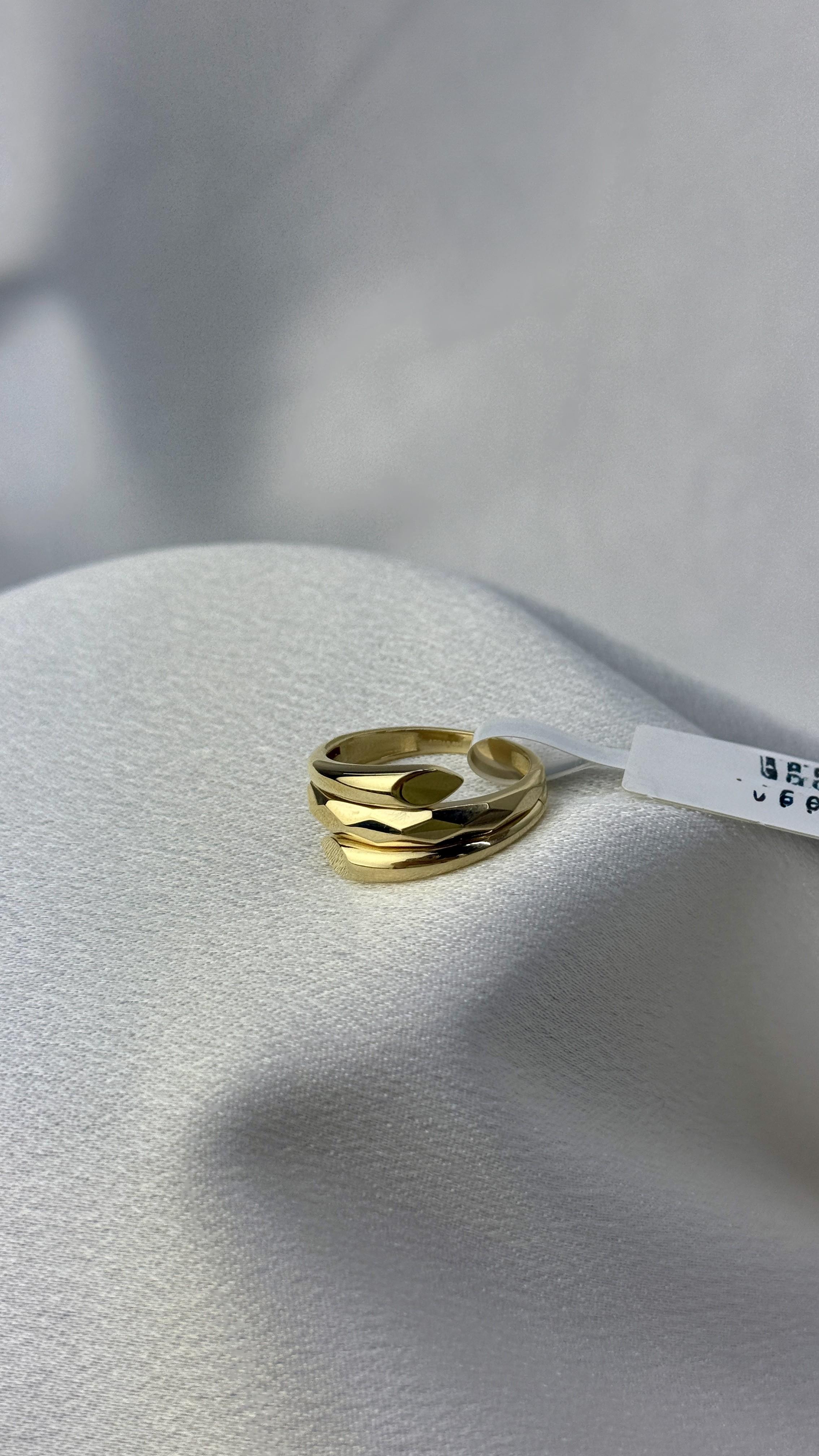 Geometrik Çivi Model Altın Yüzük