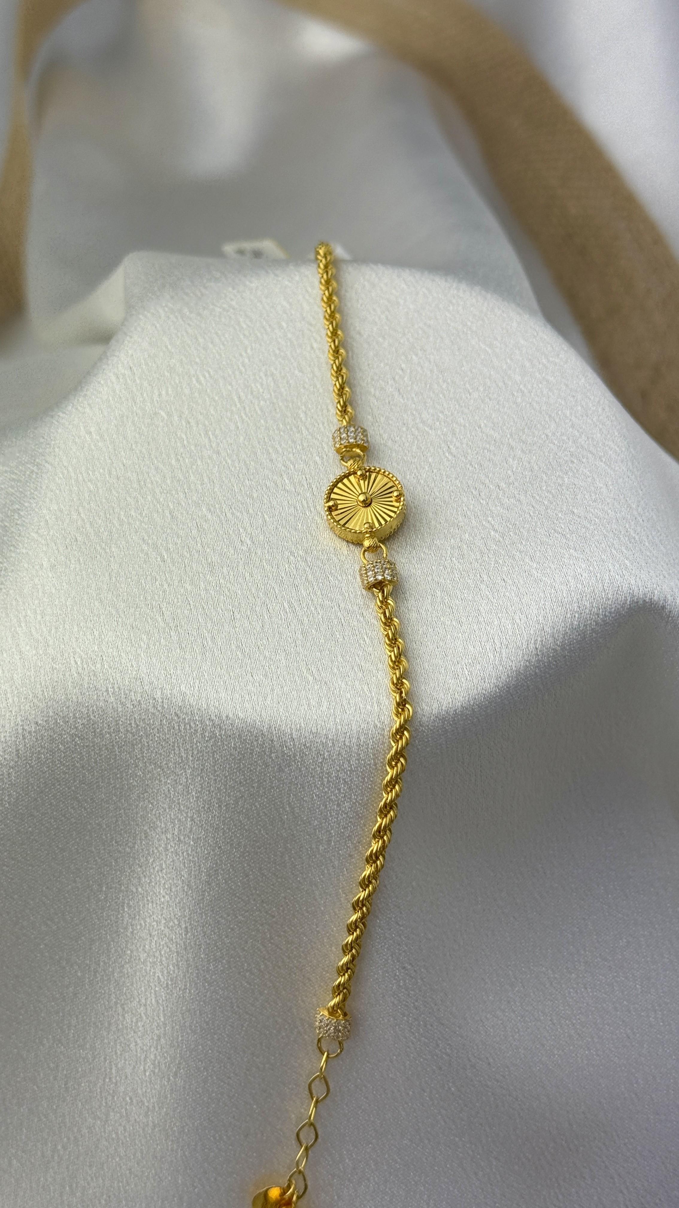 Gösterişli Zirkon Taşlı Figürlü Altın Bileklik