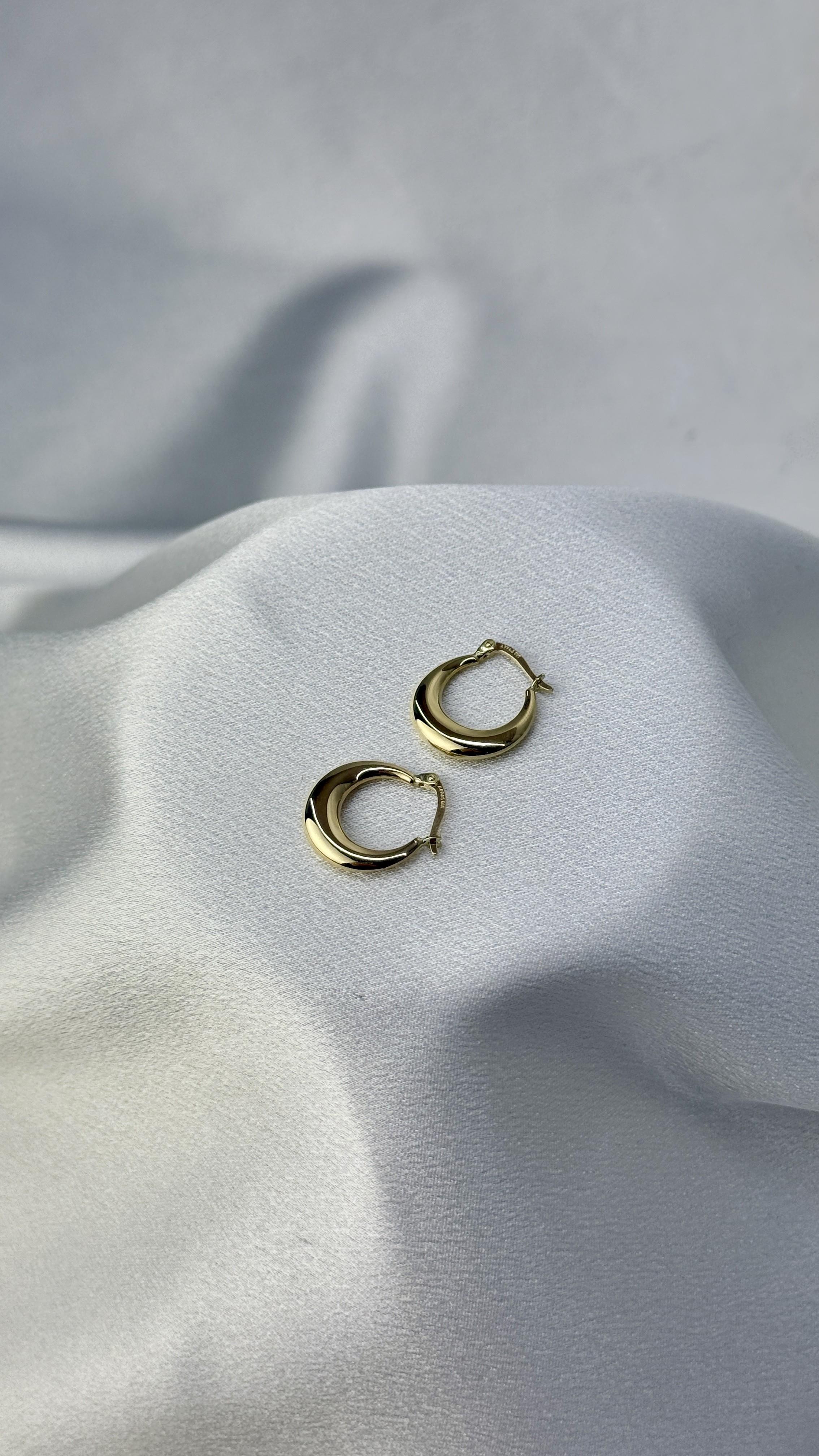 Hilal Model Altın Küpe