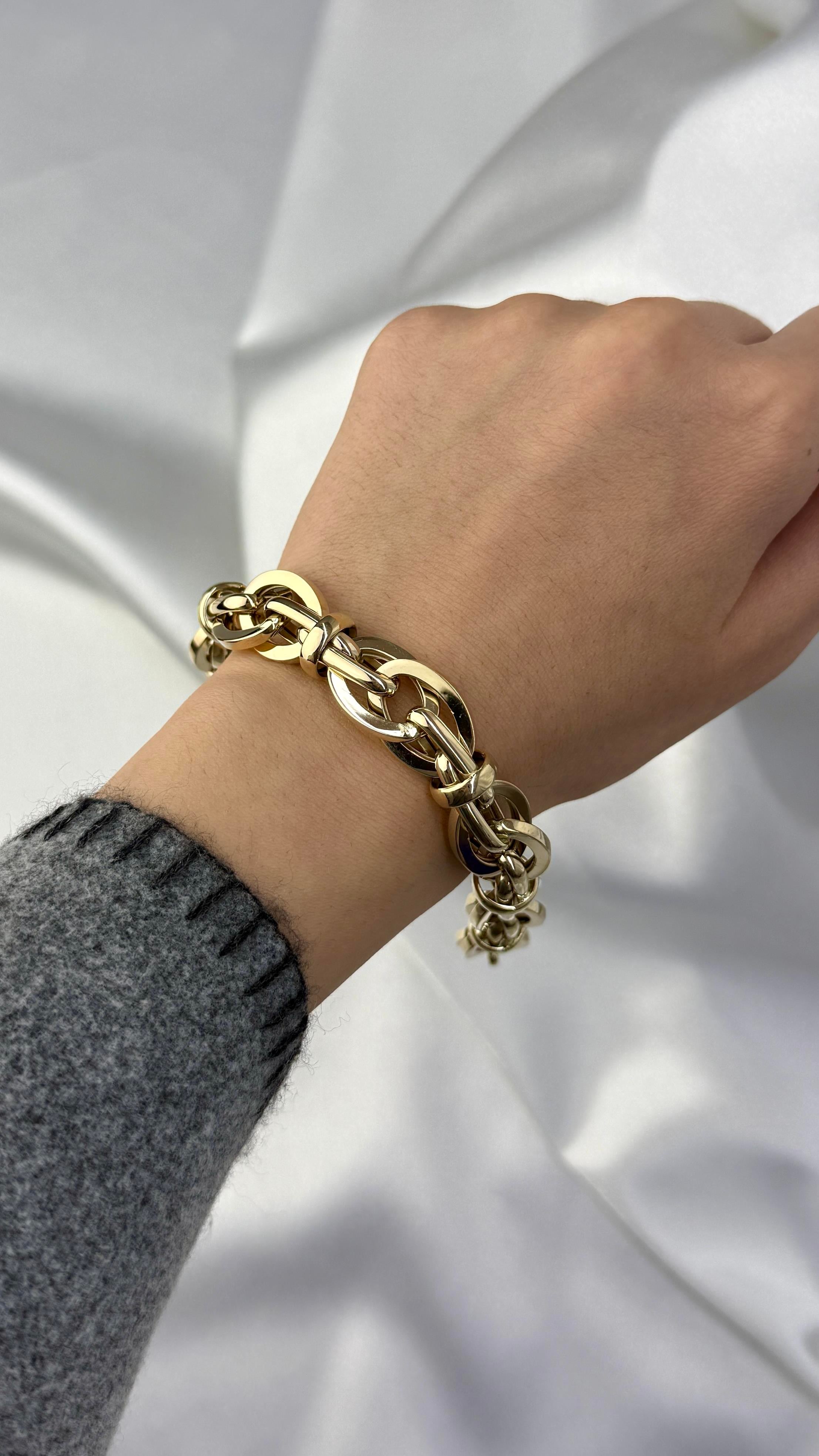 Kalın Gösterişli Elips (Hallow) Model Altın Bileklik