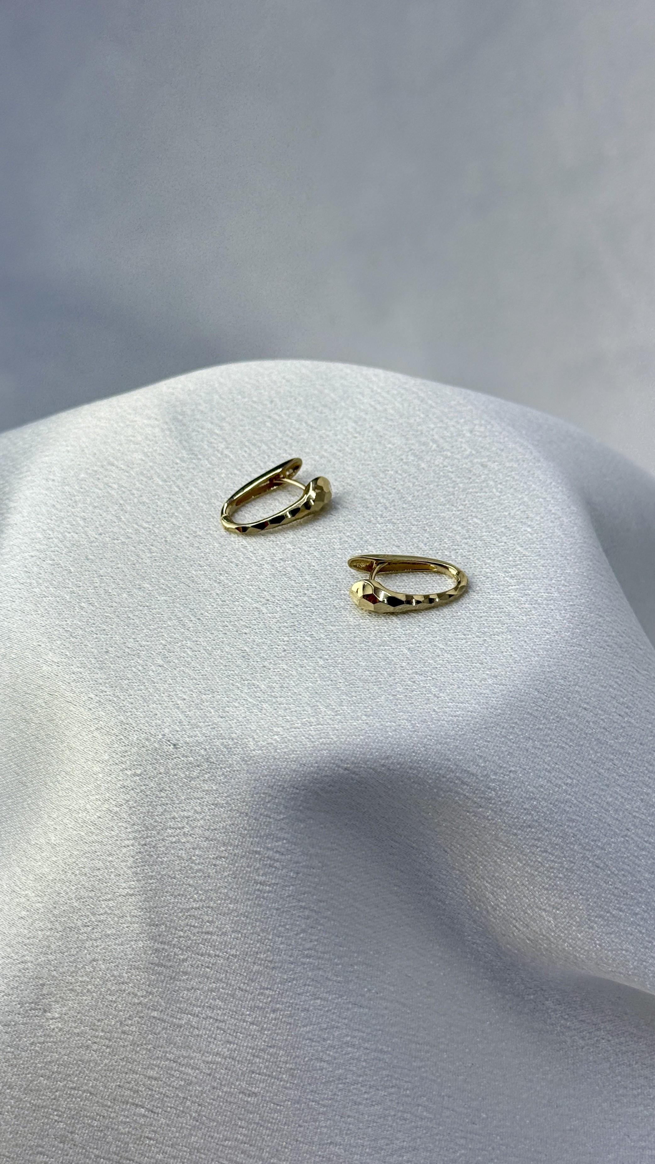 Kalın İşlemeli Oval U Model Altın Küpe