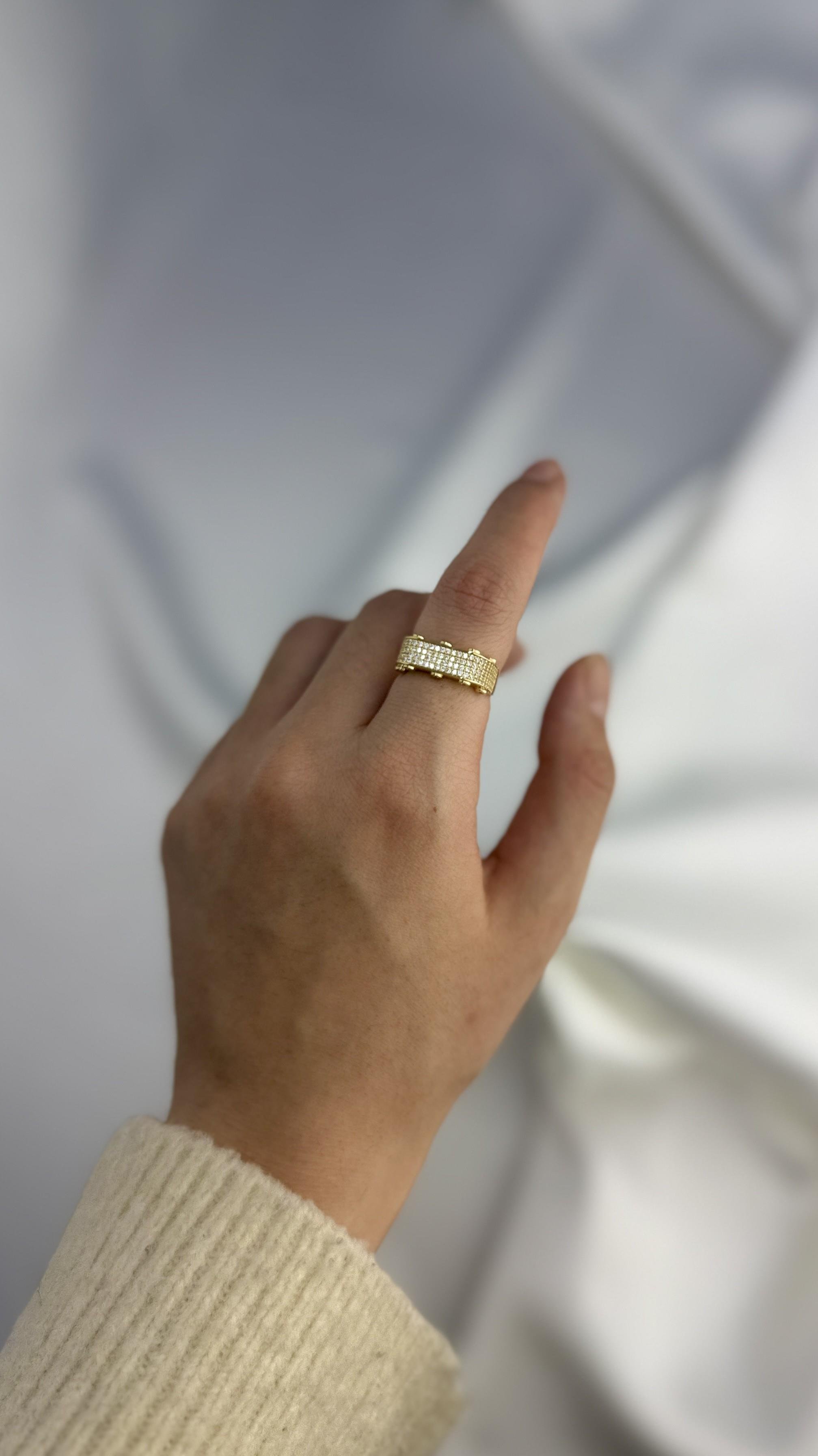 Taşlı Modern Altın Yüzük