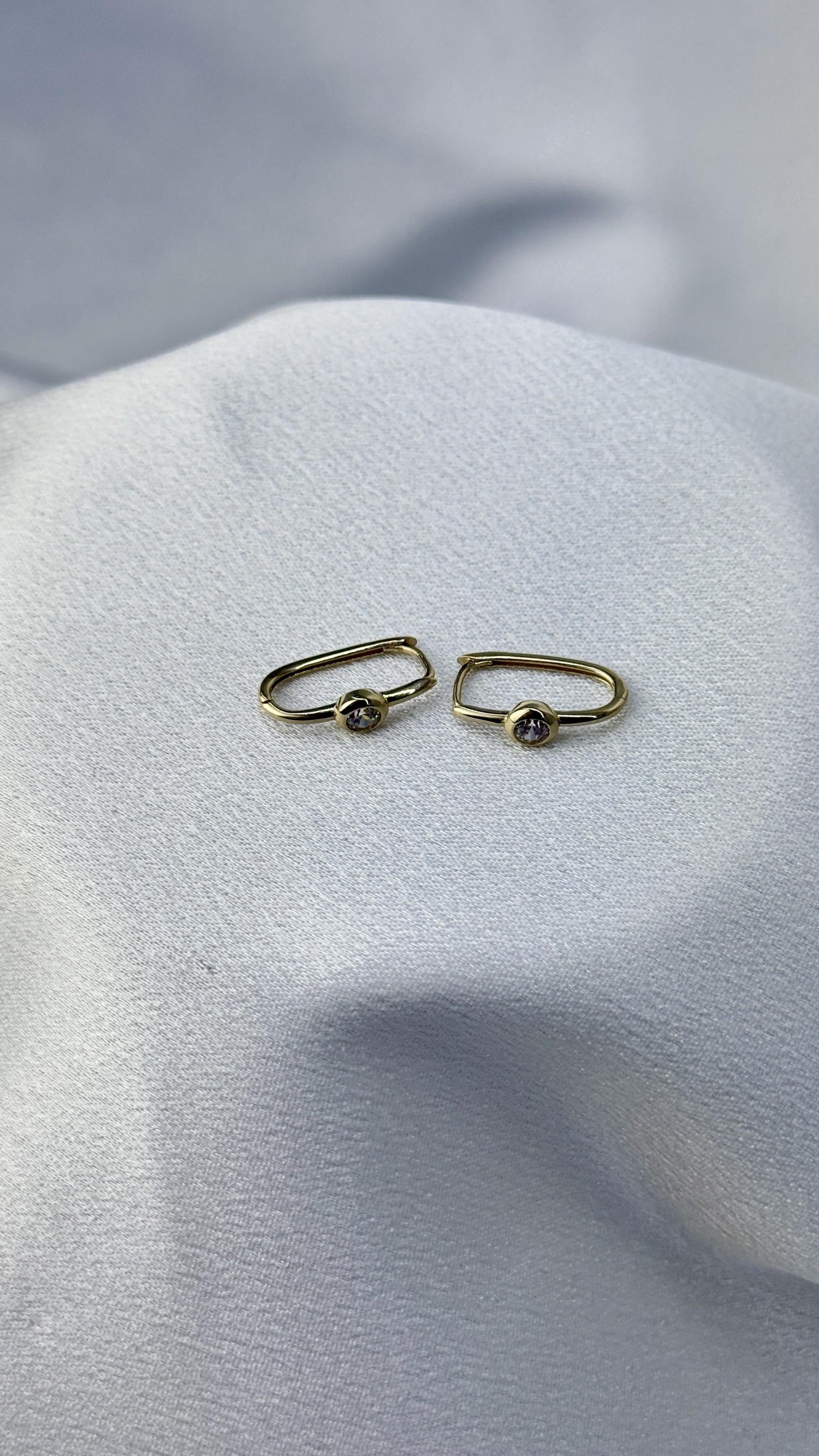 Tek Taş Model Altın Halka Küpe