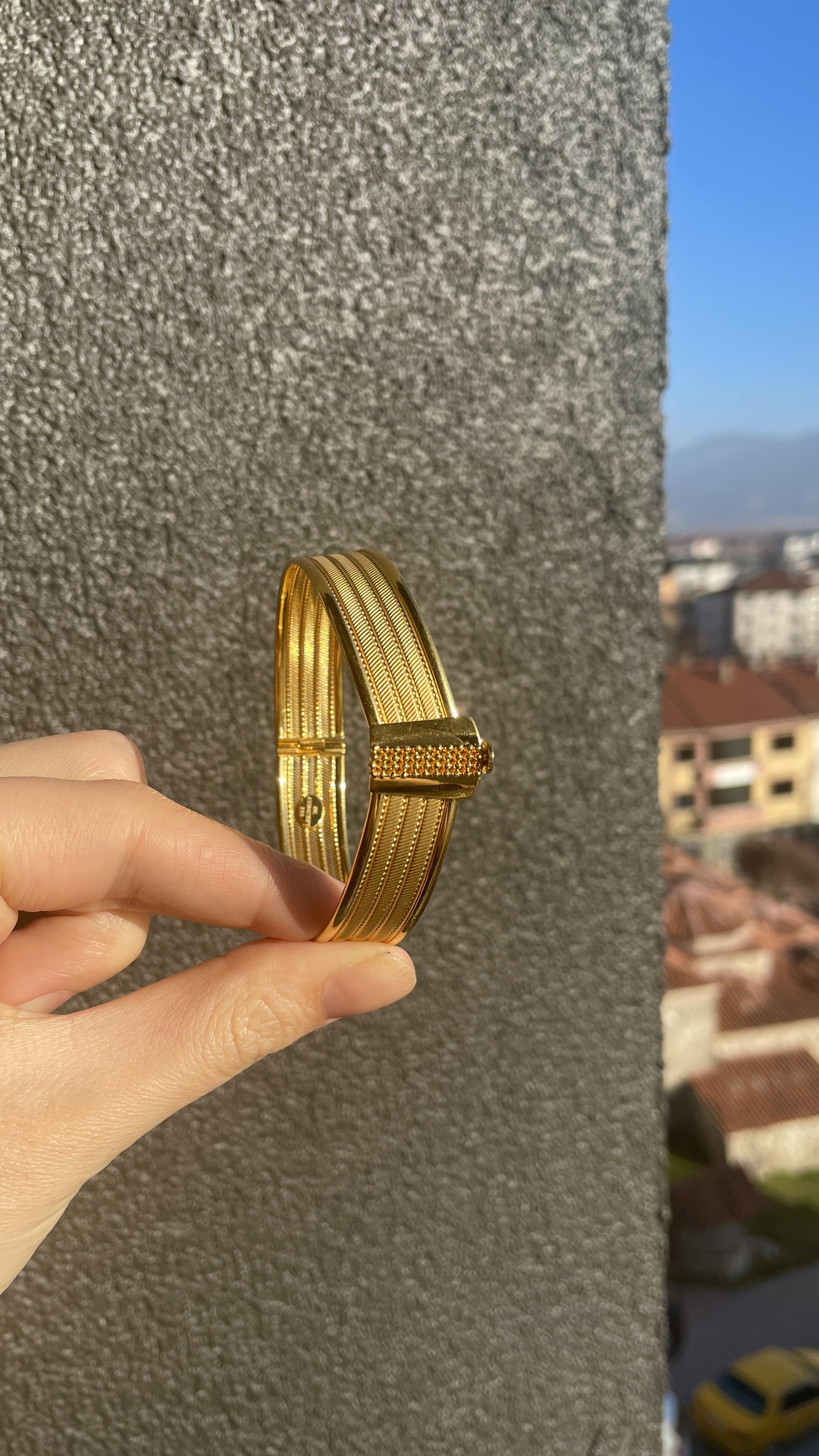 Üç Sıra Hasır Kelepçe Altın Bilezik