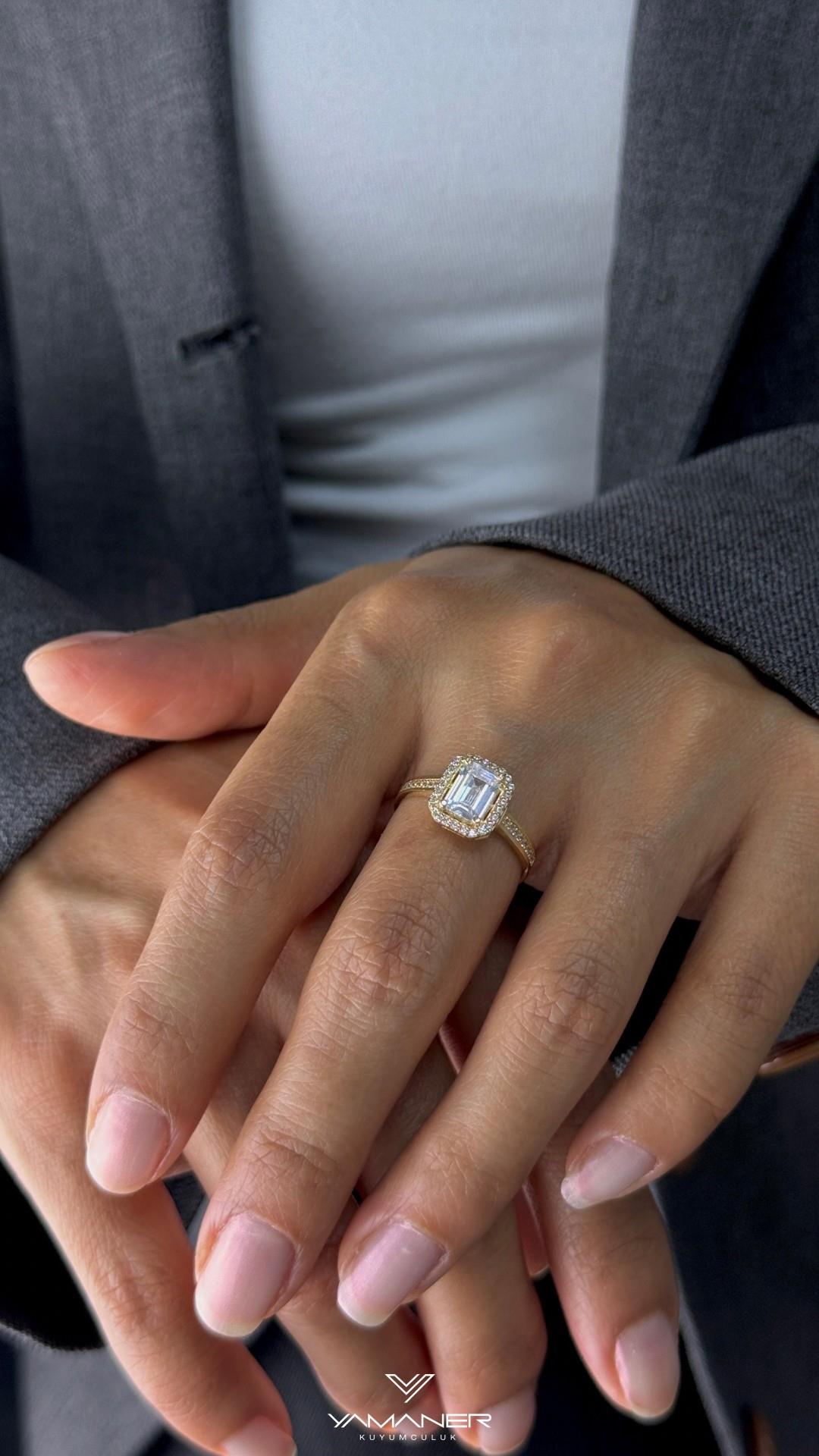 Yan Taşlı Baget Yüzük