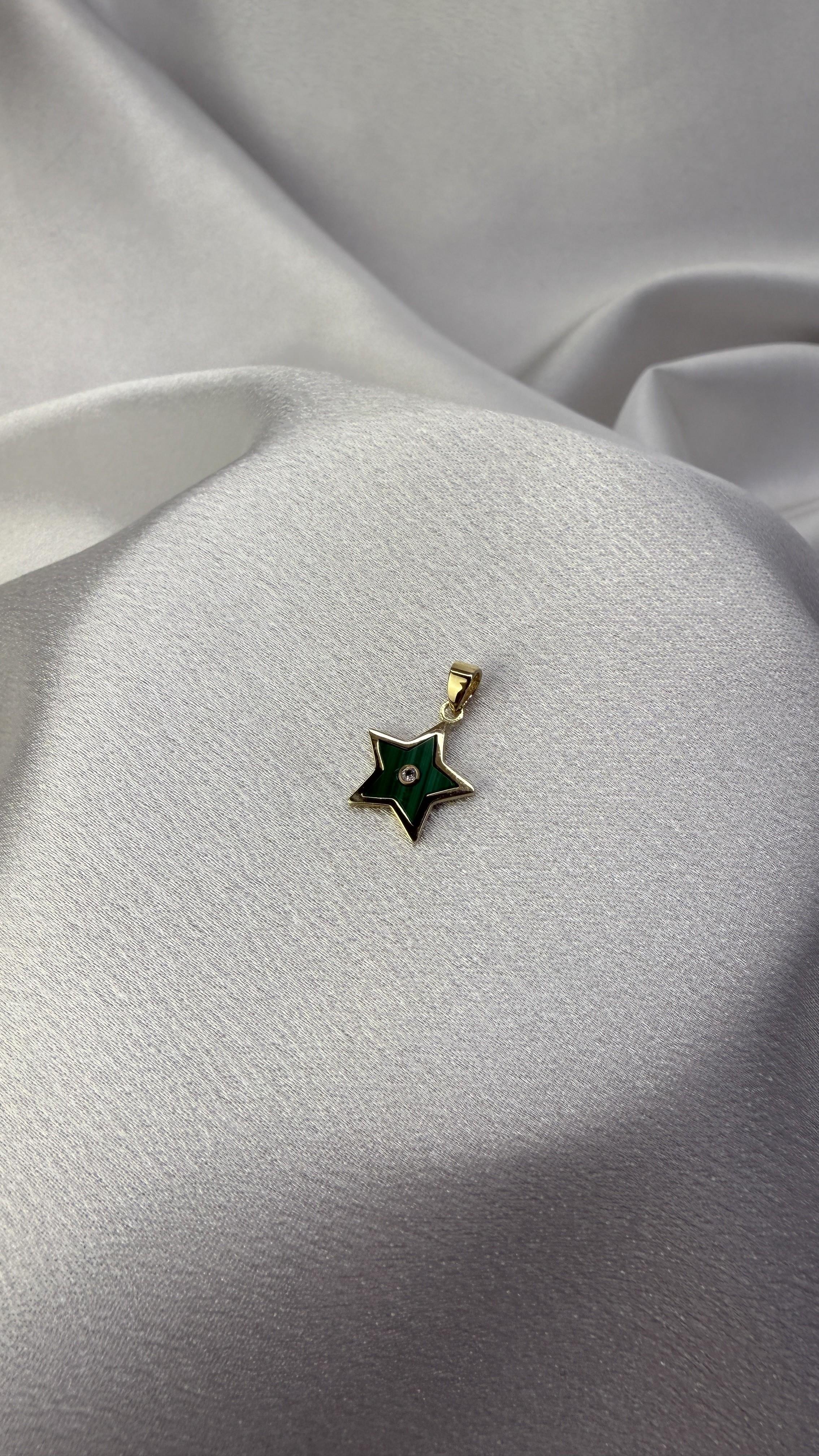 Yıldız Figürlü Taşlı Altın Kolye Ucu
