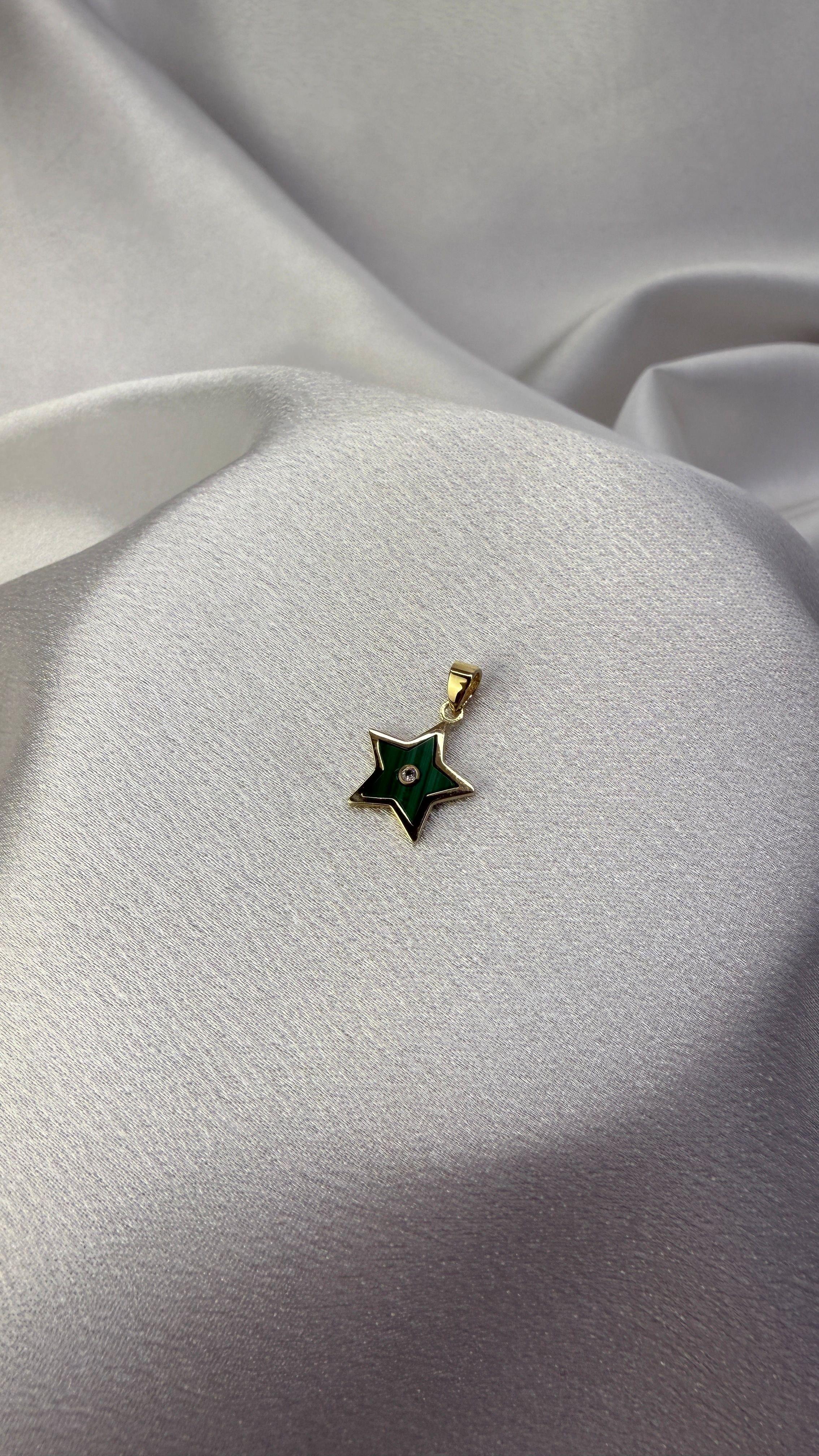 Yıldız Figürlü Taşlı Altın Kolye Ucu