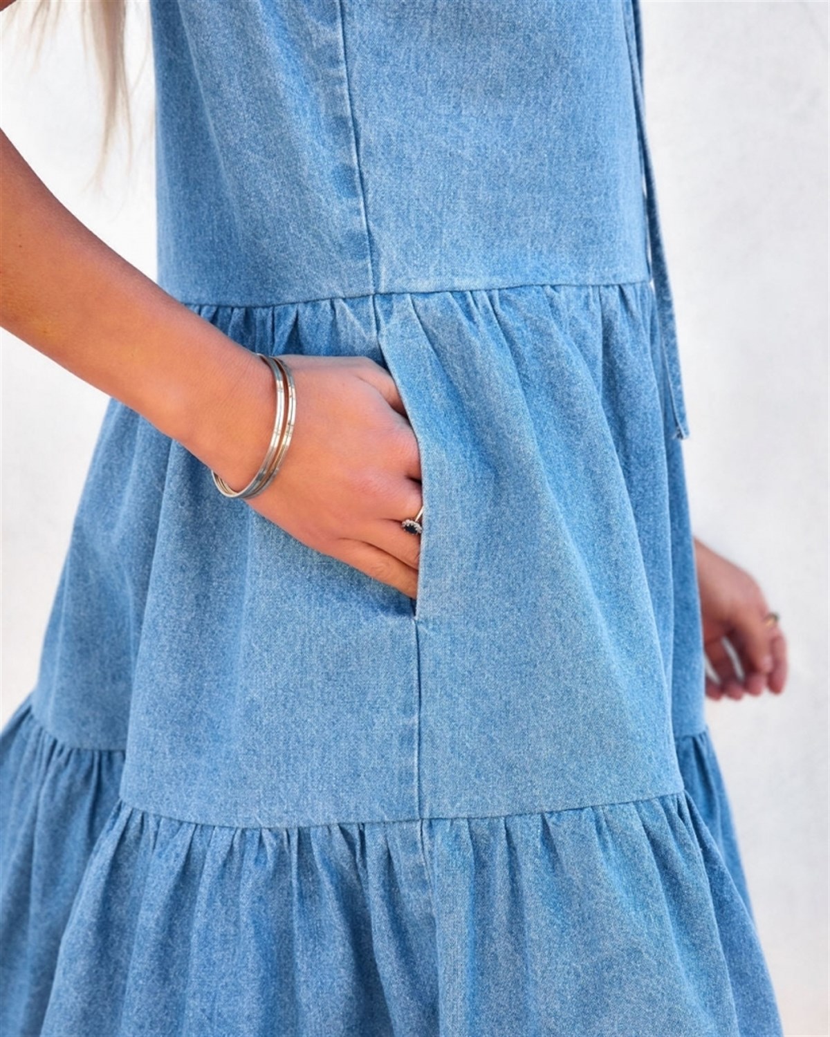 Kadın Mavi Kısa Kollu Pencere Detaylı Kot Elbise - Viyamo