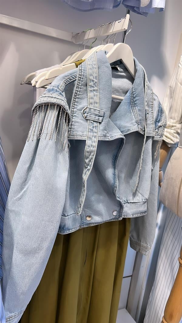Tasarım Cindy Zincir Detaylı Jean Ceket 