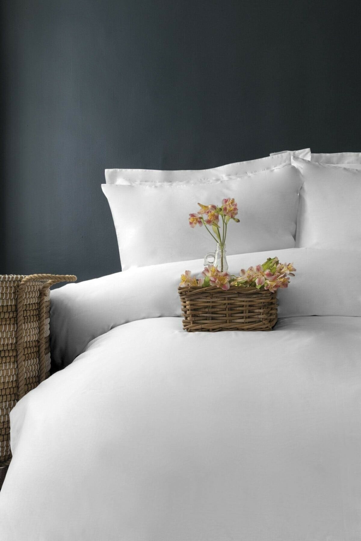 Pure White 300 TC Saten Nevresim Takımı Çift Kişilik