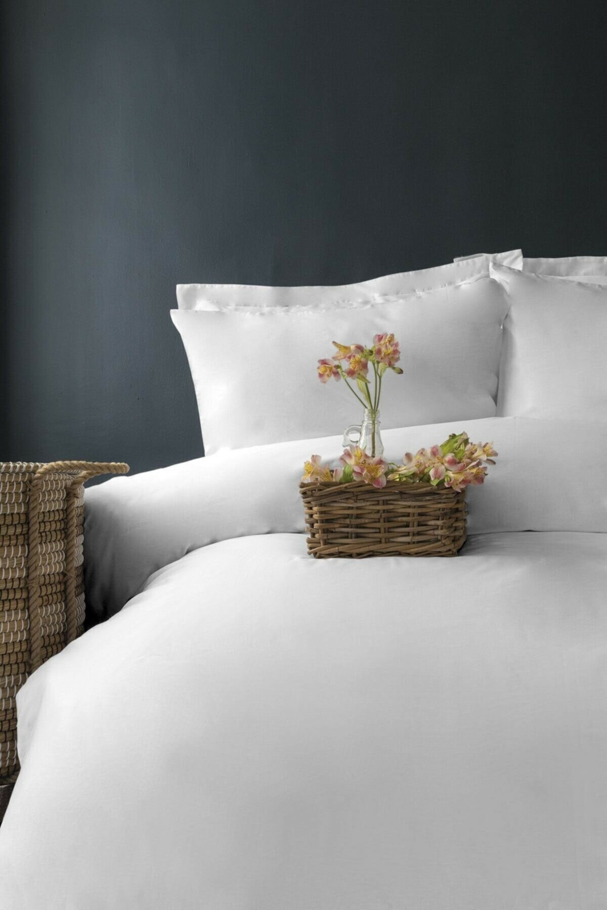 Pure White 300 TC Saten Nevresim Takımı Çift Kişilik