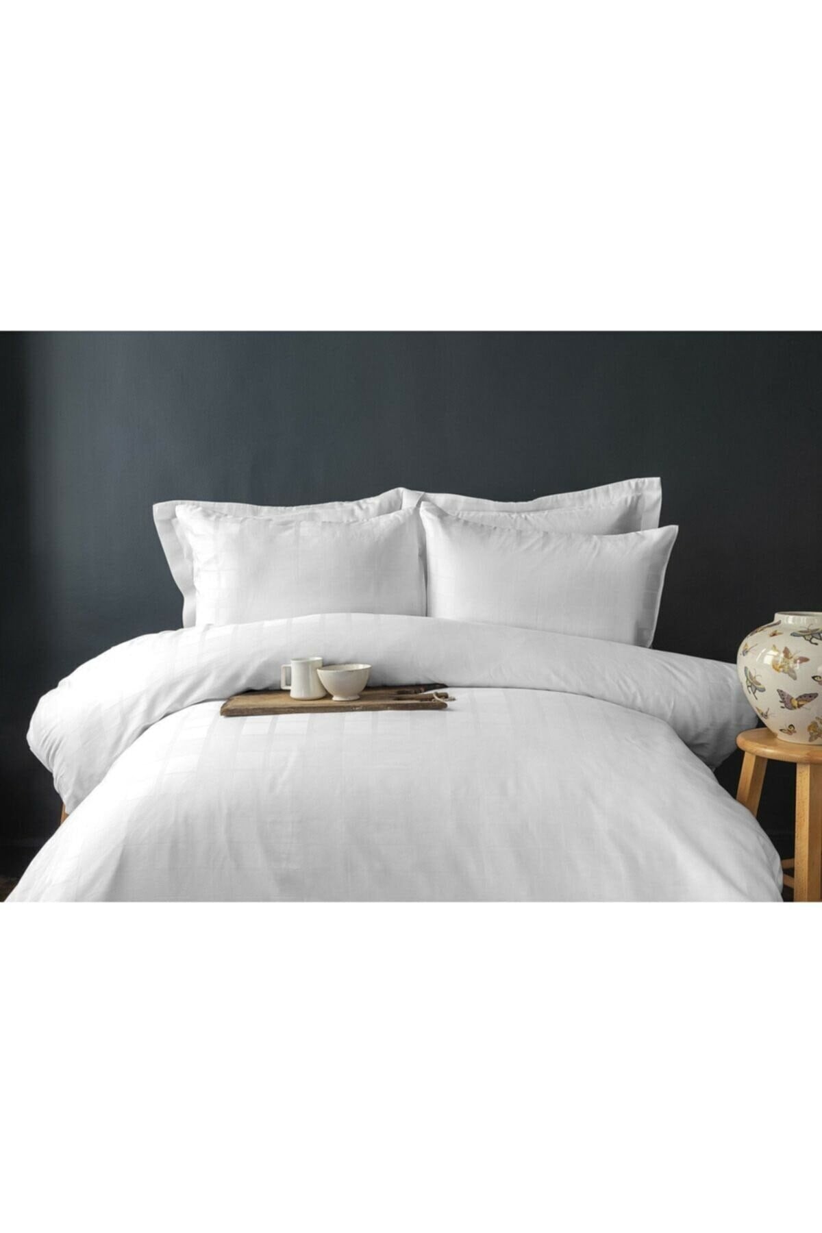 Pure White Ekose Saten Nevresim Takımı Çift Kişilik
