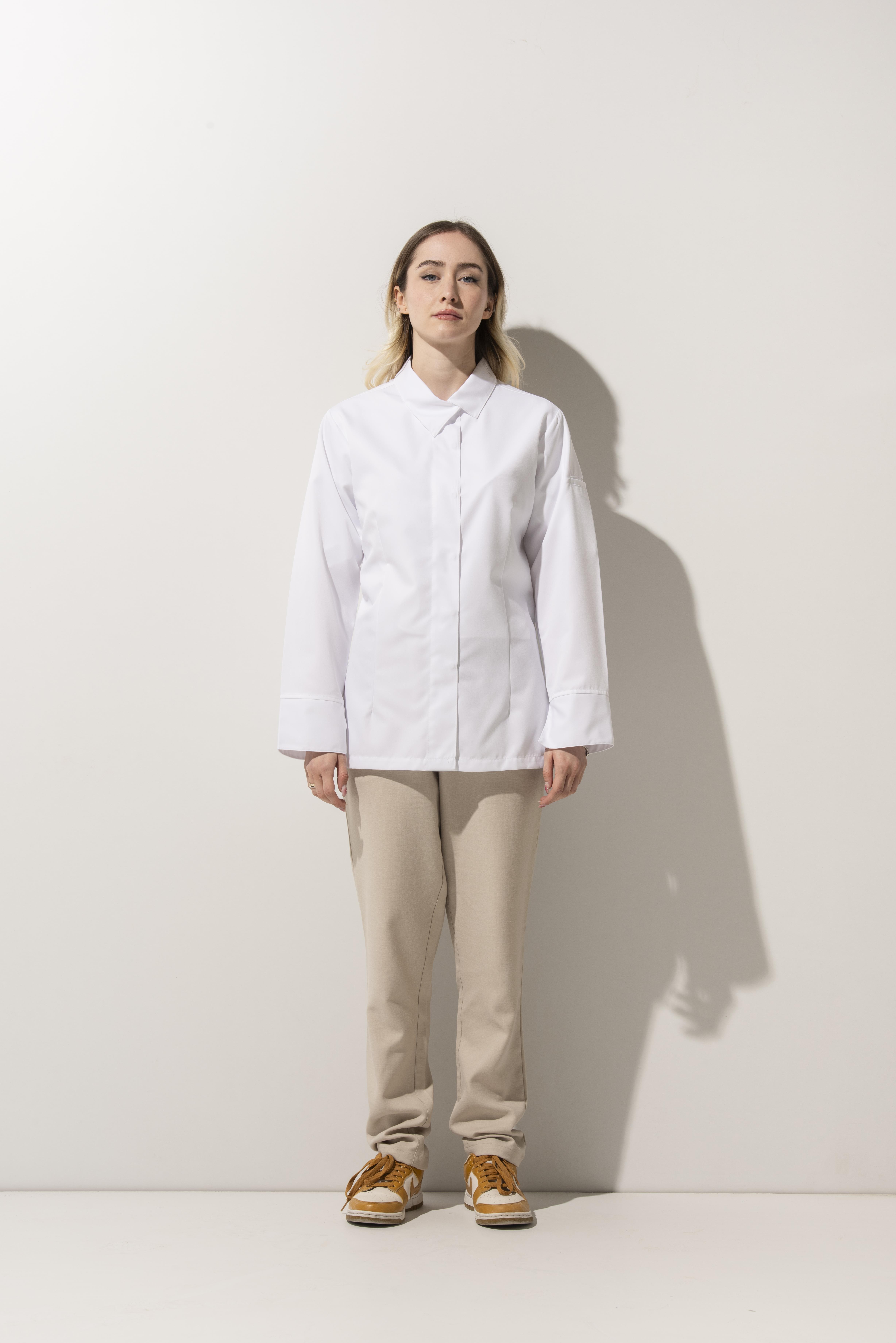 C-06 Sharp Collar Kadın – Beyaz Şef Ceketi