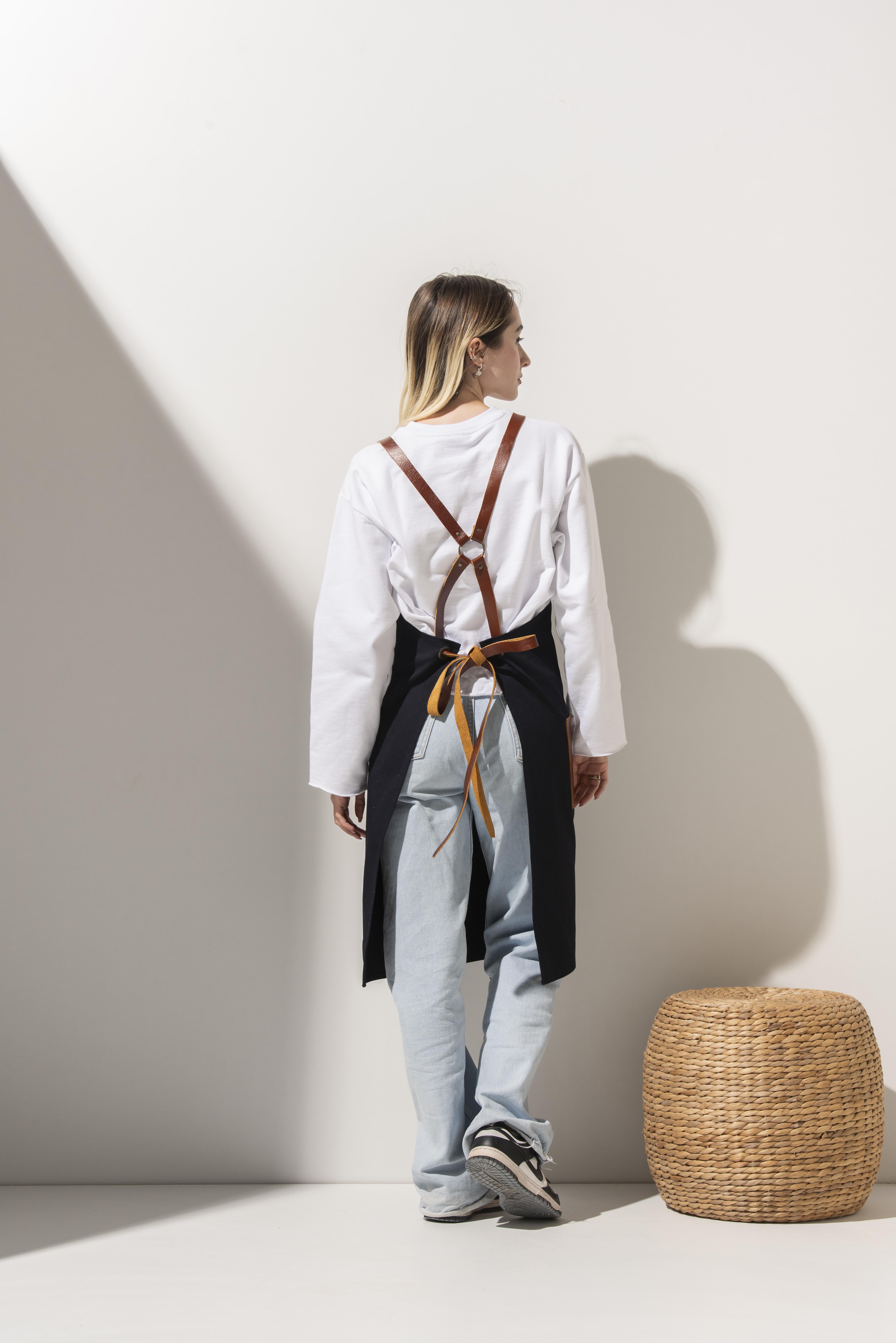 D-166 Cedric – Siyah Boydan Önlük