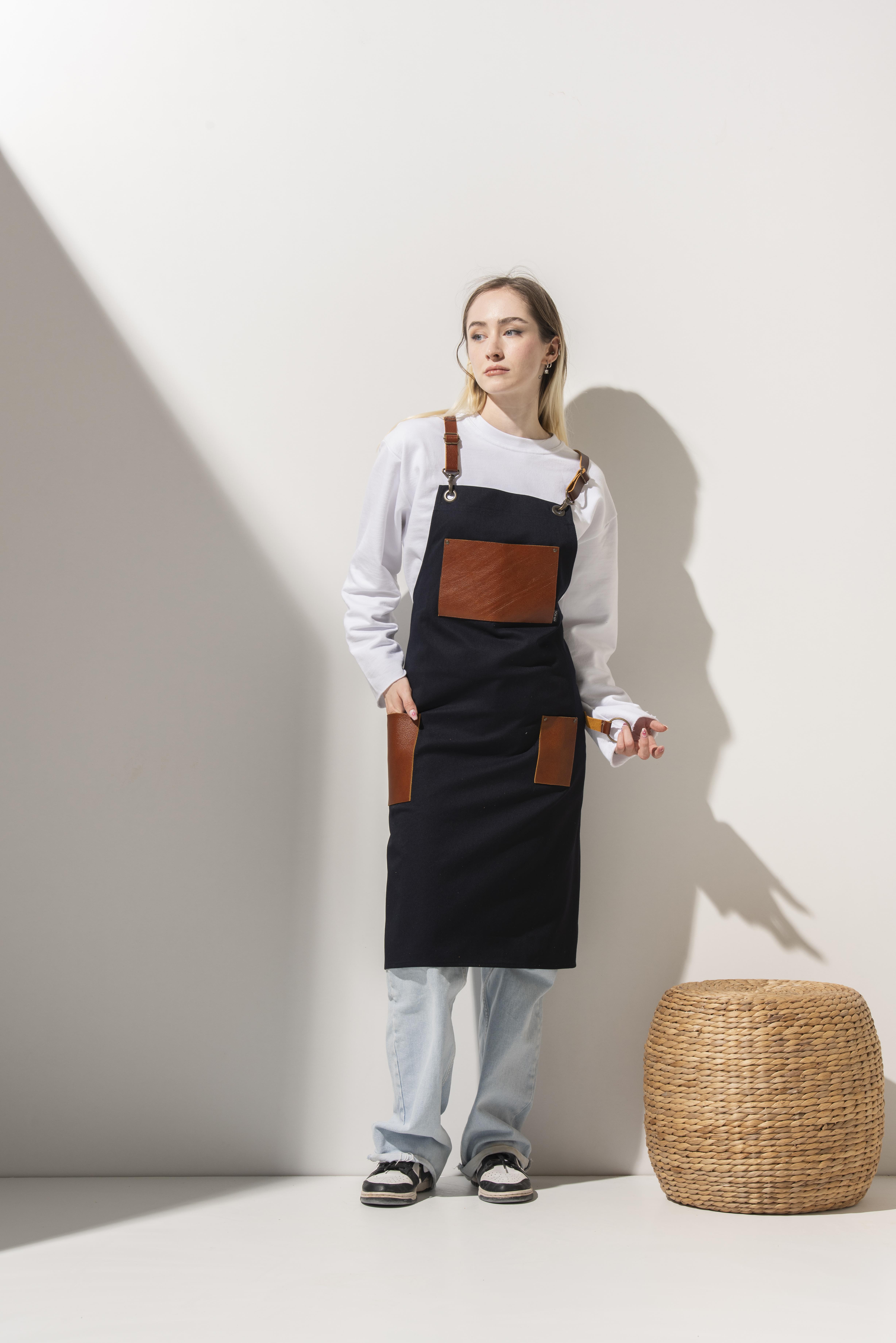 D-166 Cedric – Siyah Boydan Önlük