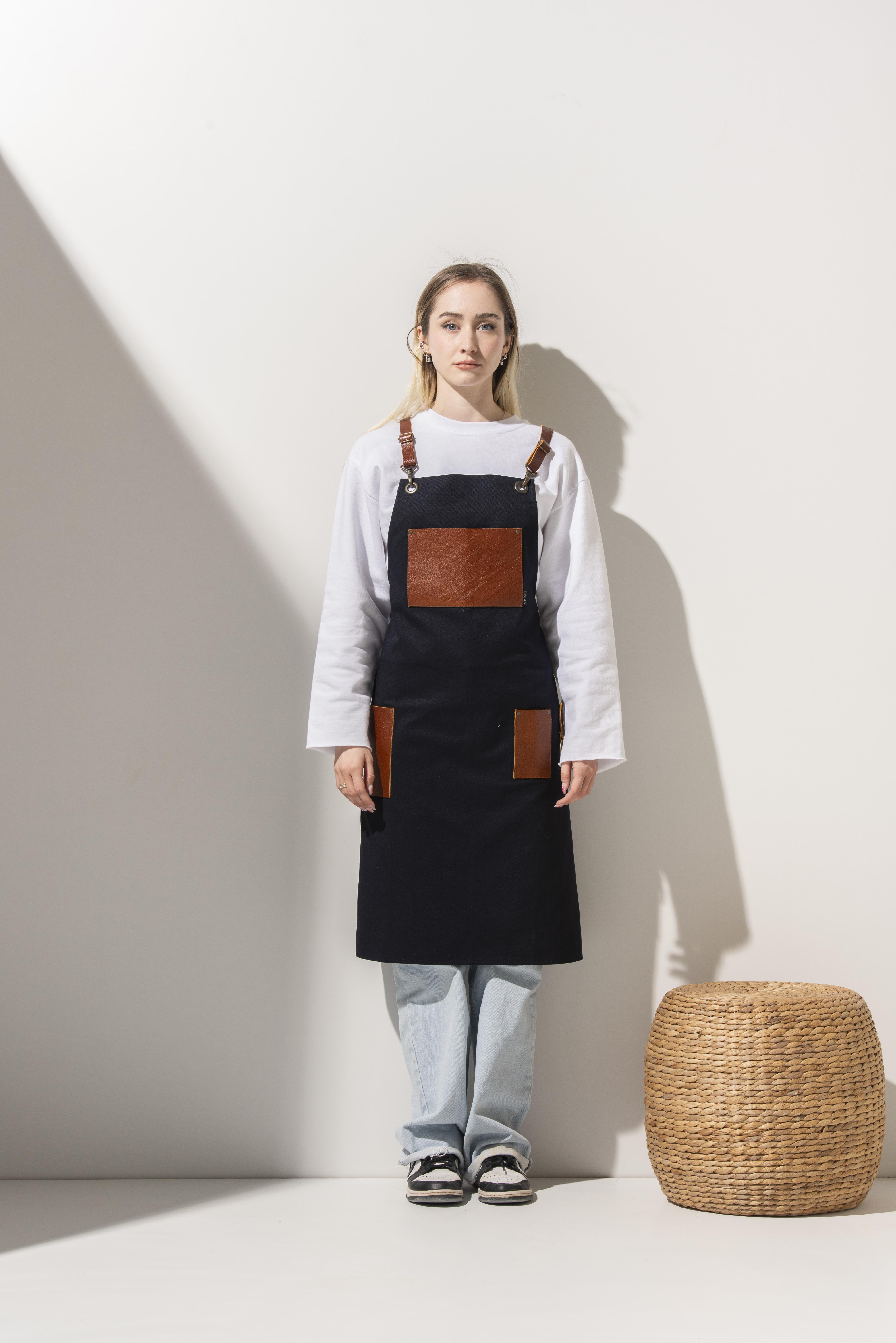 D-166 Cedric – Siyah Boydan Önlük