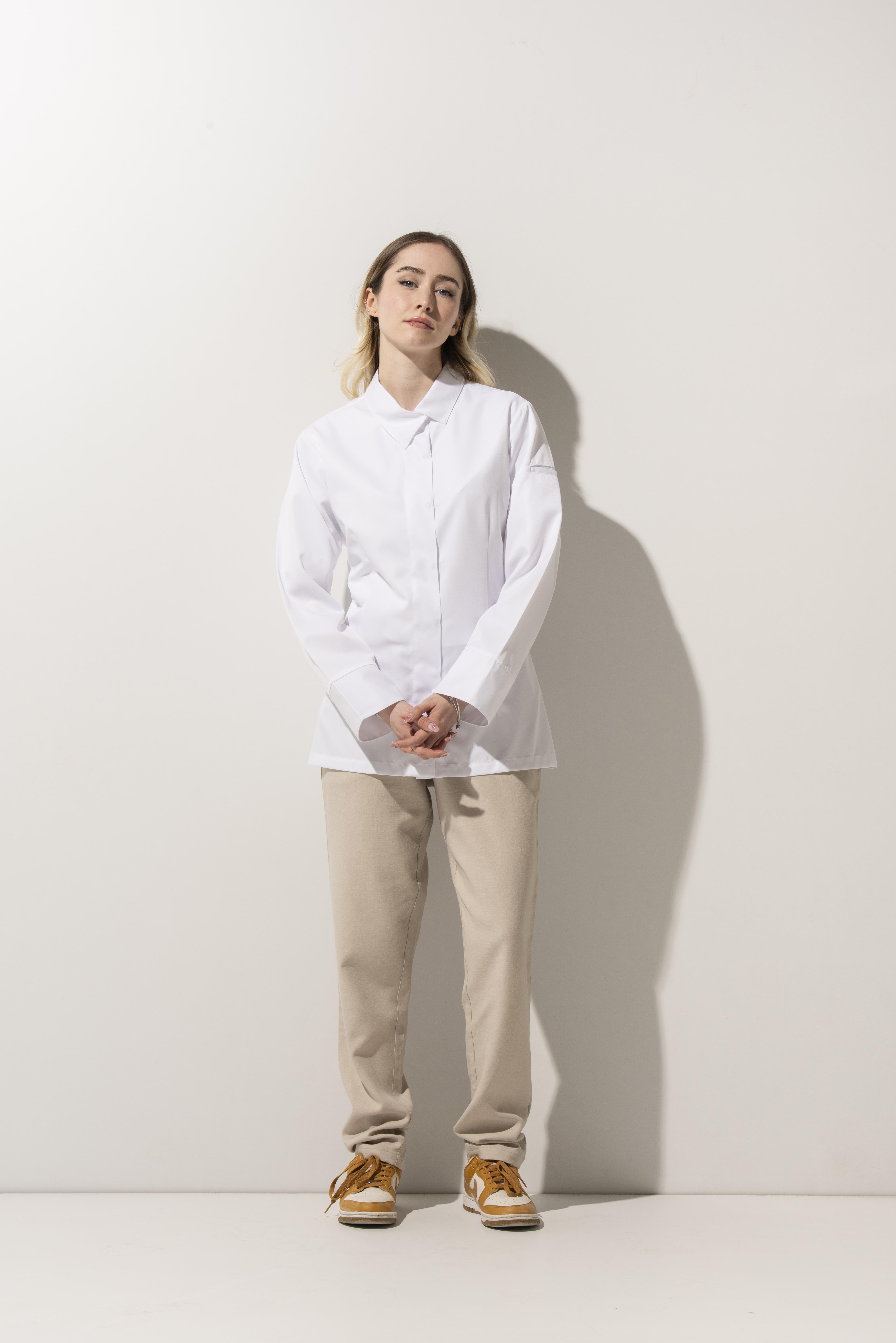 C-06 SHARP COLLAR - Keskin Yaka Beyaz Renk Şef Ceketi Bayan