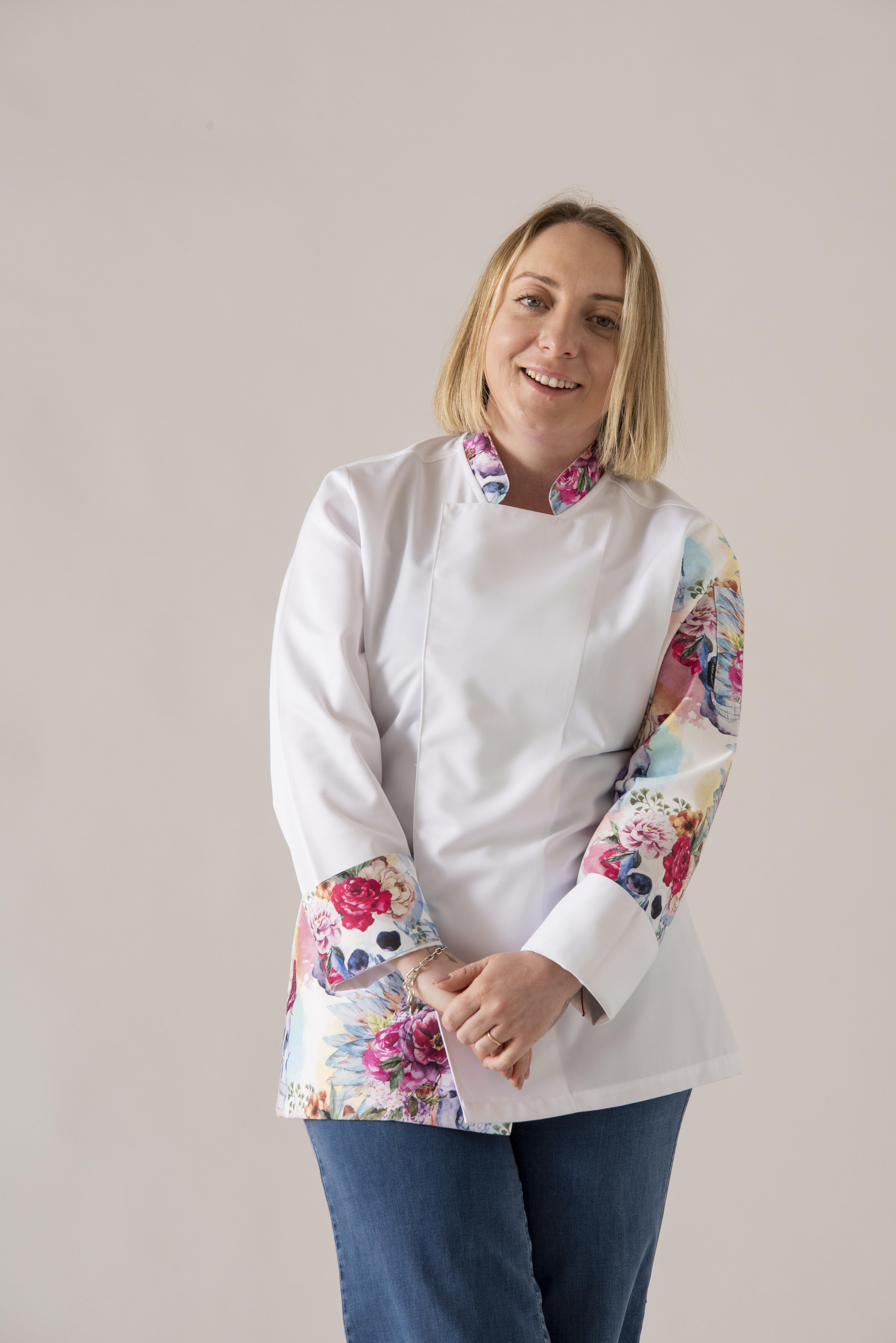 C-24 FLOWERY SKULL - Çiçek ve Kuru Kafa Desenli Beyaz Şef Ceketi  Kadın