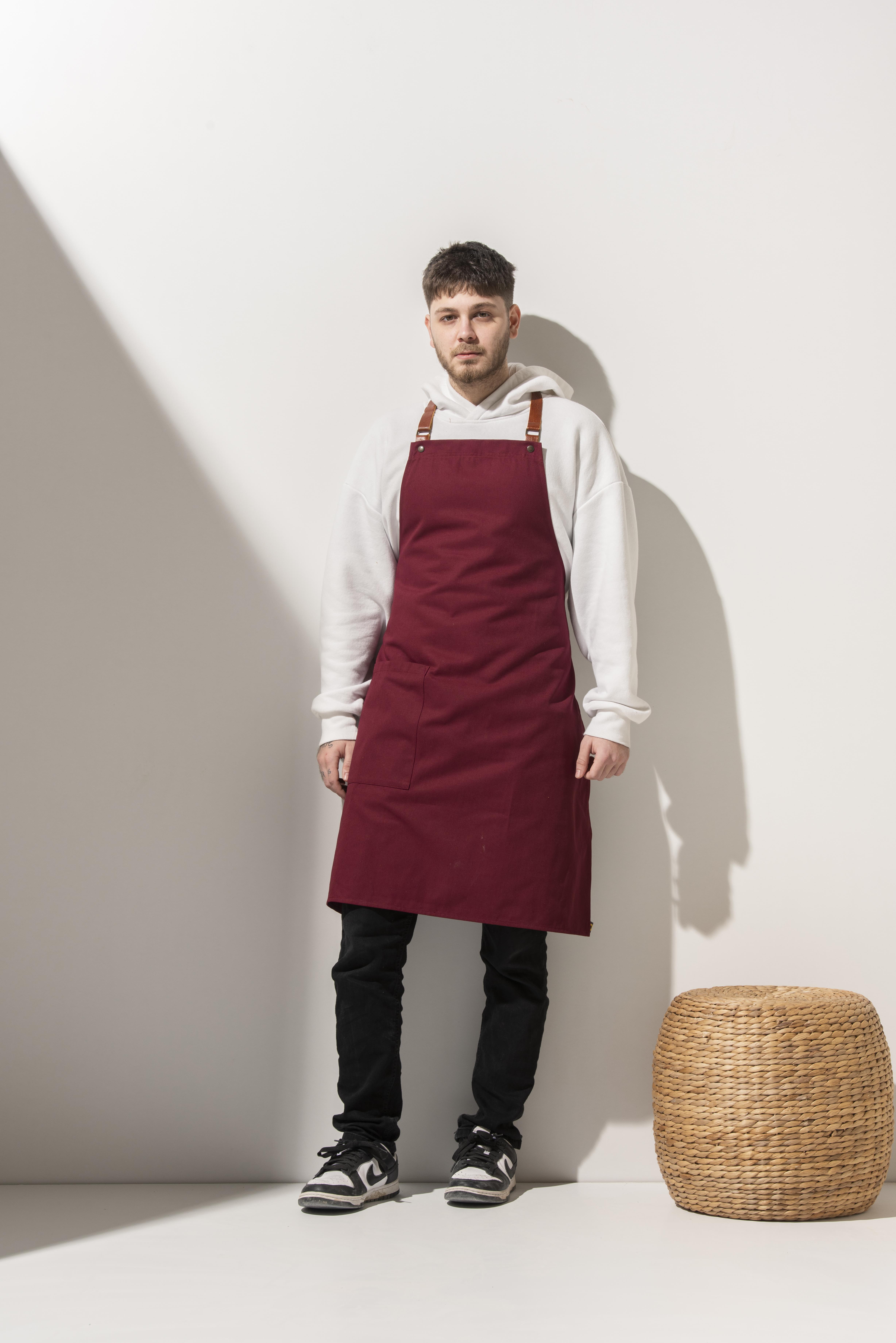 D-150 HAZELNUT -  Tarçın Rengi Çıkarılabilir Deri Detaylı Bordo Önlük 