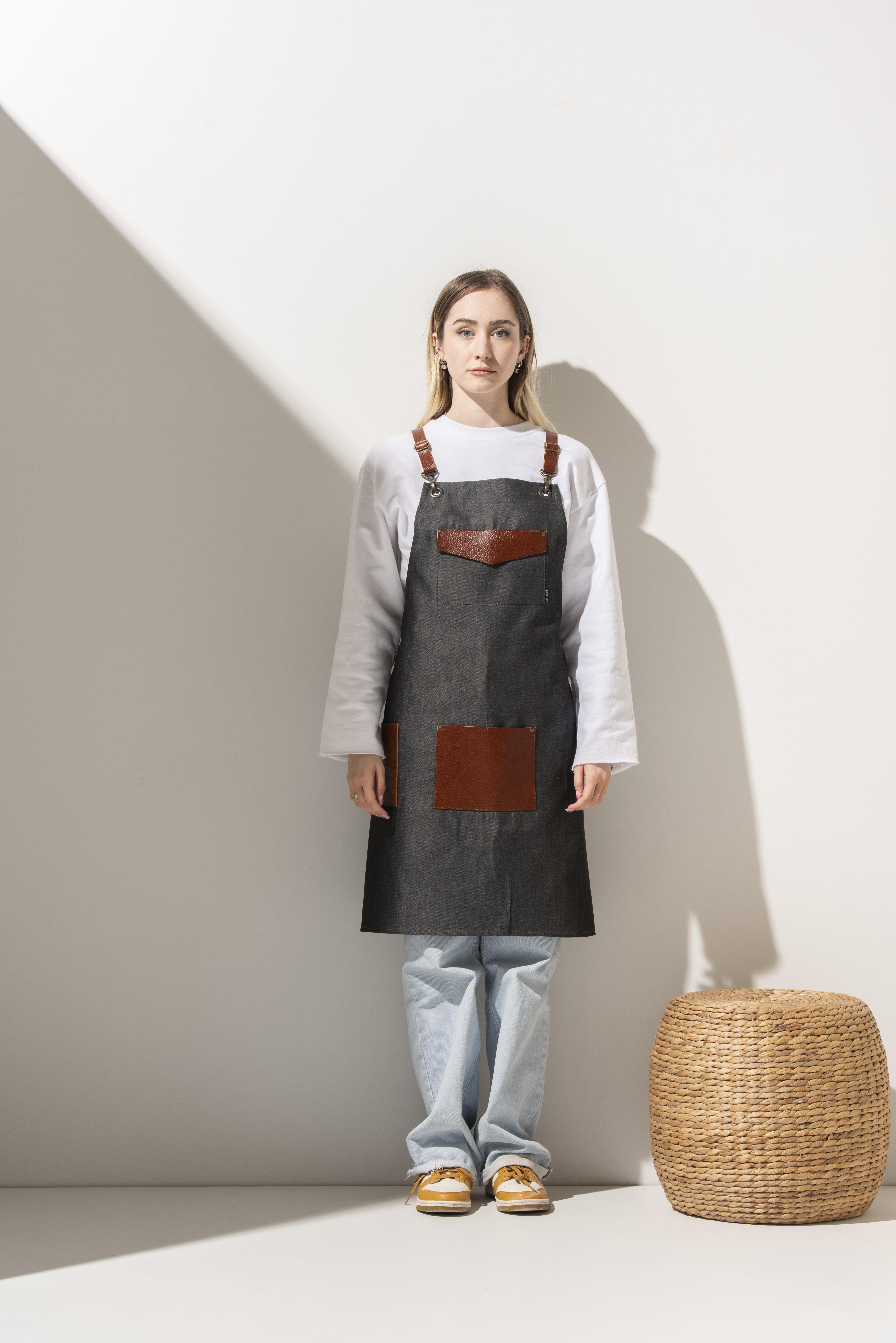 D-164 HARVEY - Taba Deri Detaylı ve Çapraz Askılı Gri Kot Önlük 