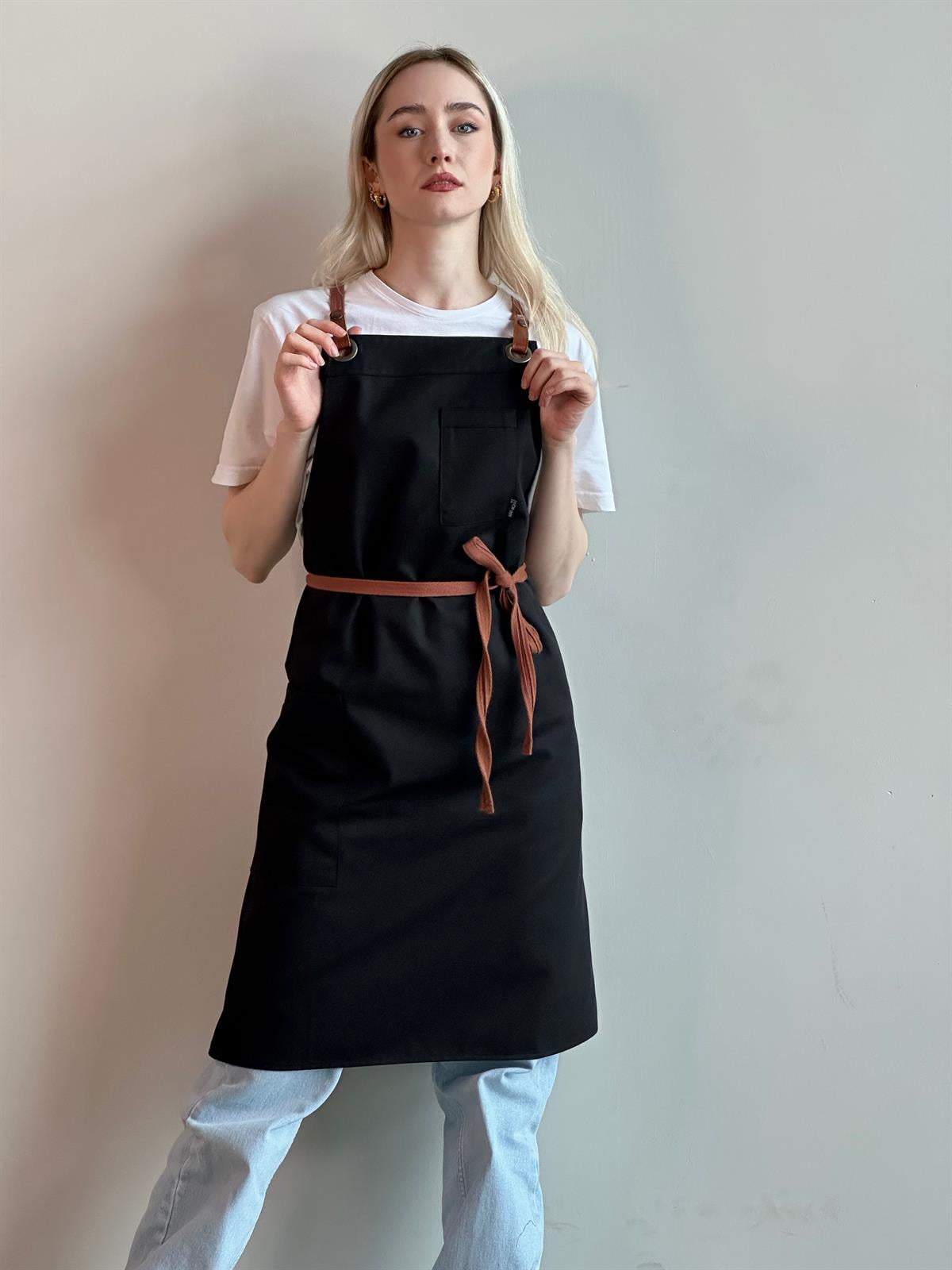 D-177 THOMAS - Çıkarılabilir Taba Rengi Askılı Siyah Önlük 