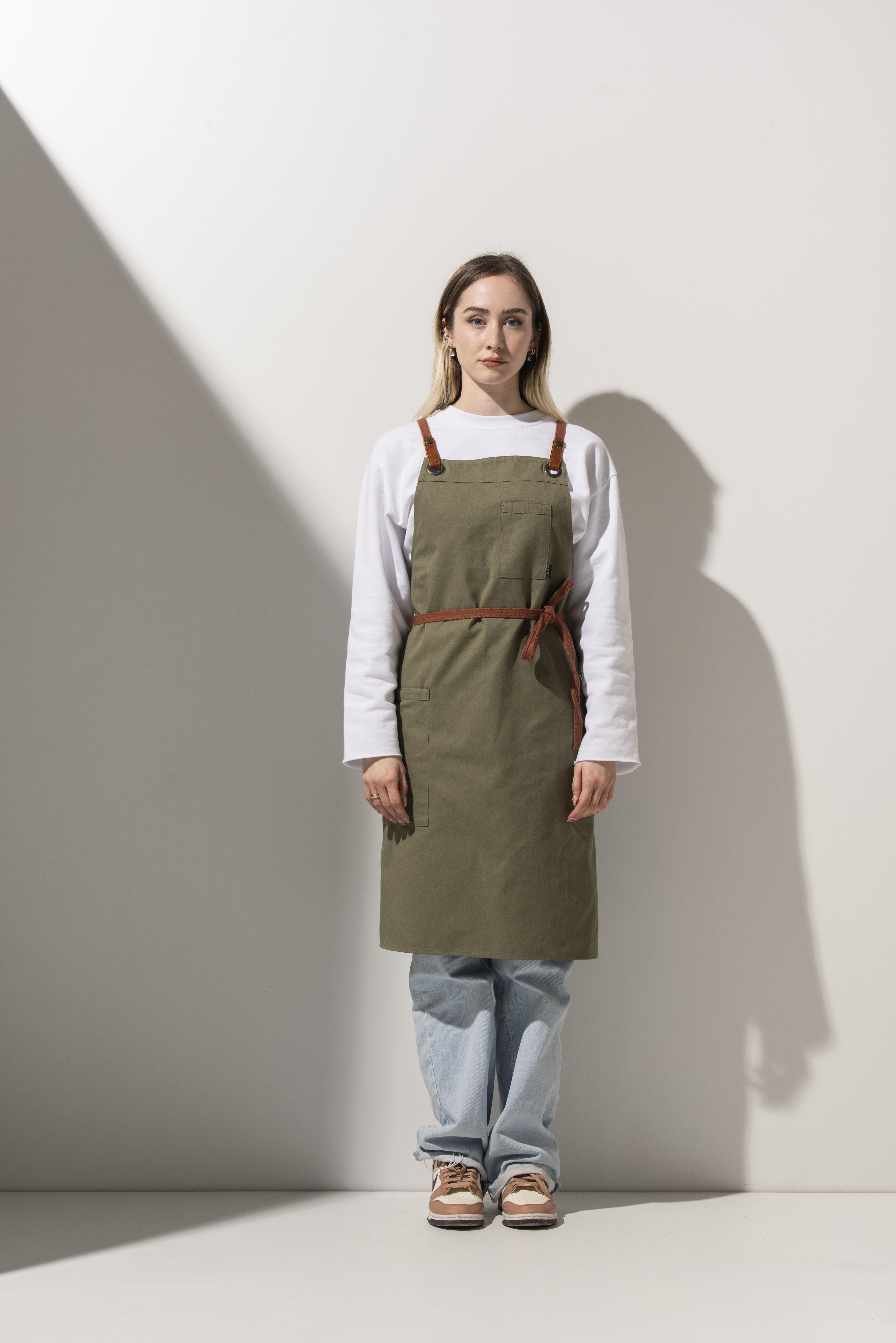 D-177 THOMAS - Çıkarılabilir Taba Rengi Askılı Yeşil Önlük 