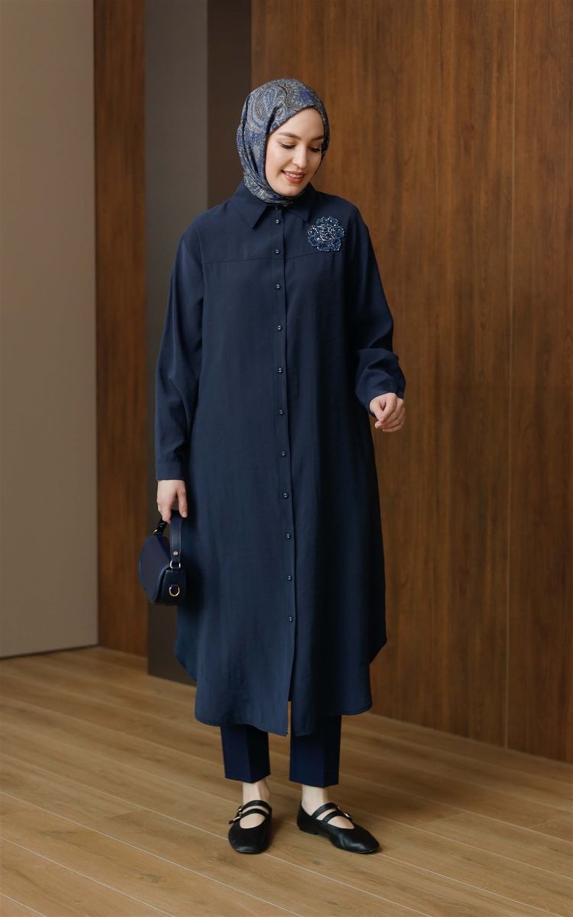 Armine Trend Çiçek Detaylı Uzun Tunik Lacivert