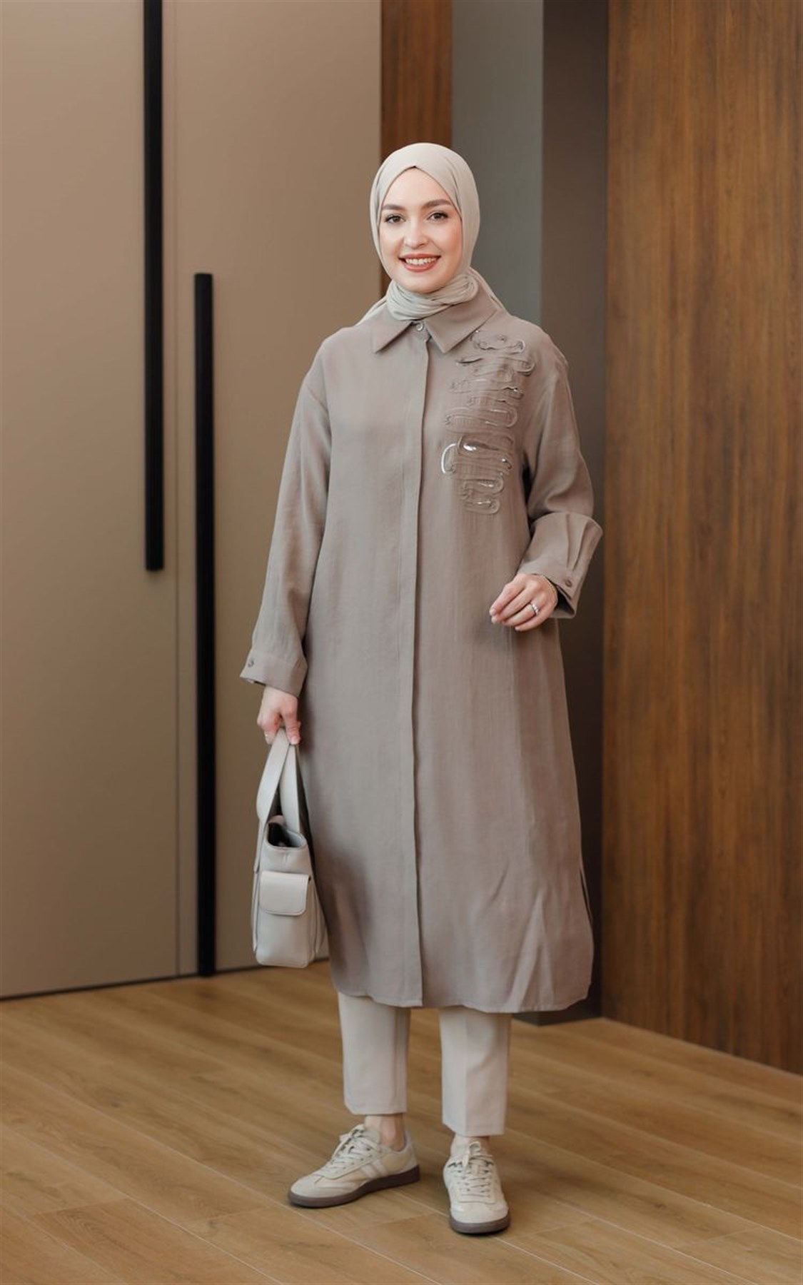 Armine Trend Pul Detaylı Uzun Tunik Bej