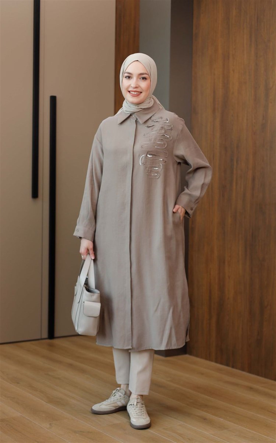 Armine Trend Pul Detaylı Uzun Tunik Bej