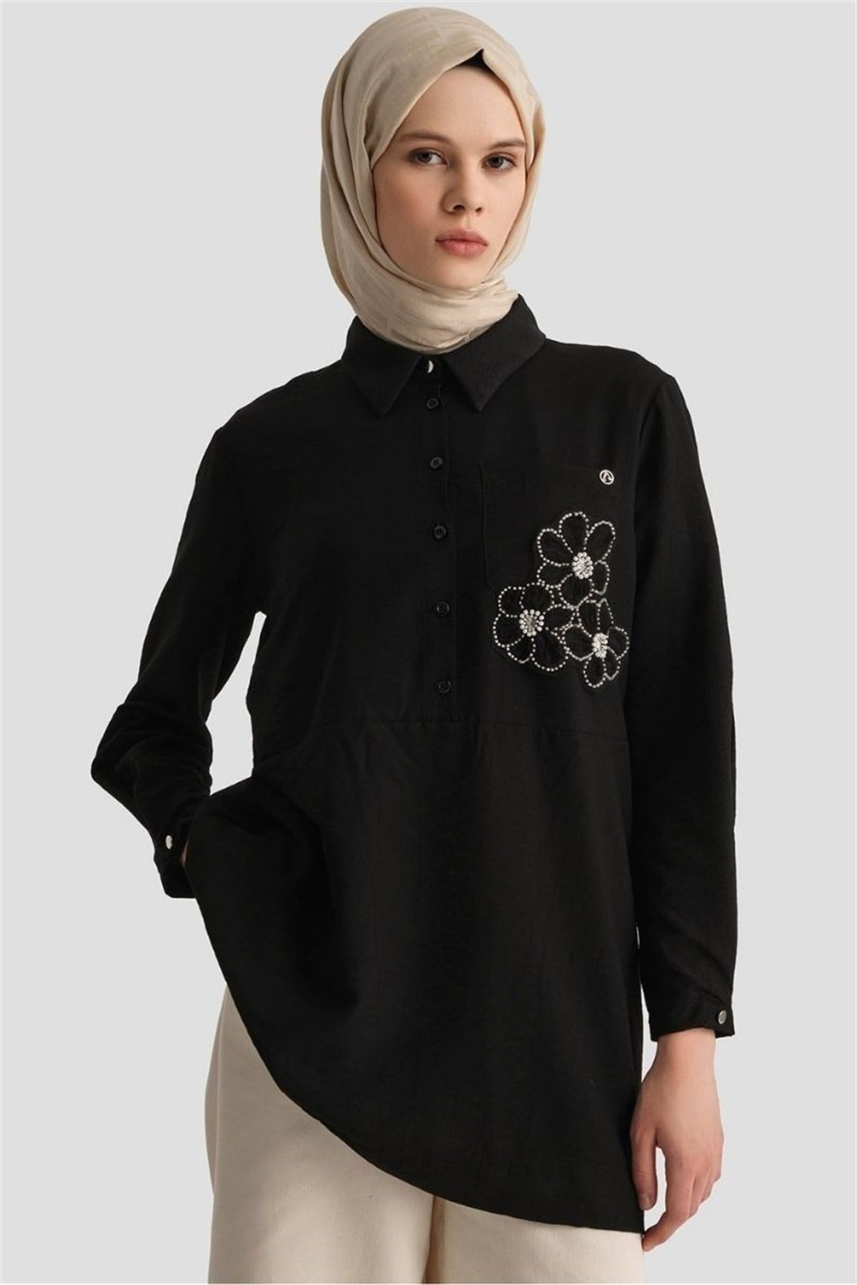 Armine Trend Yarım Düğmeli Çiçekli Tunik Siyah