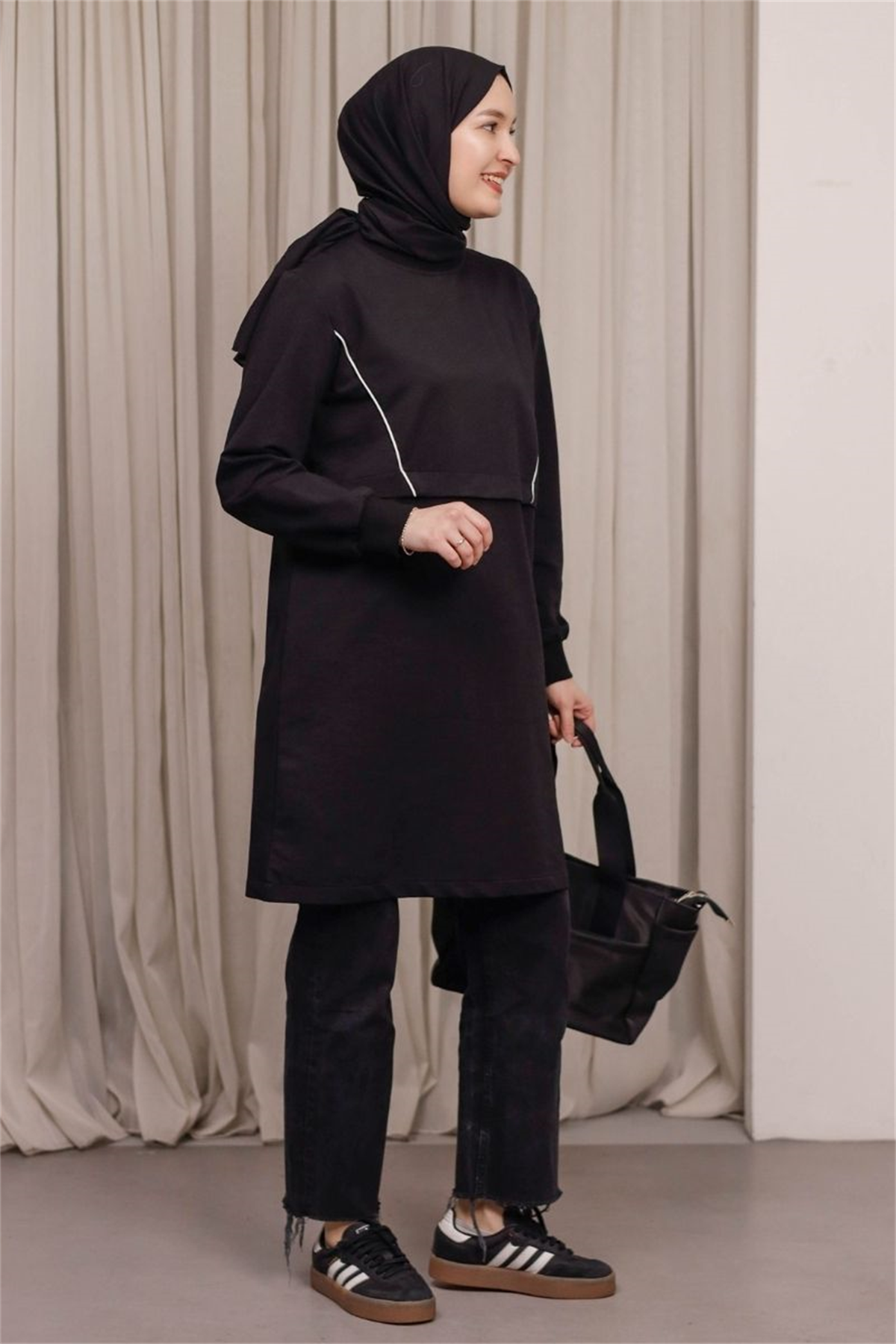 Biye Detaylı Uzun Sweat Siyah