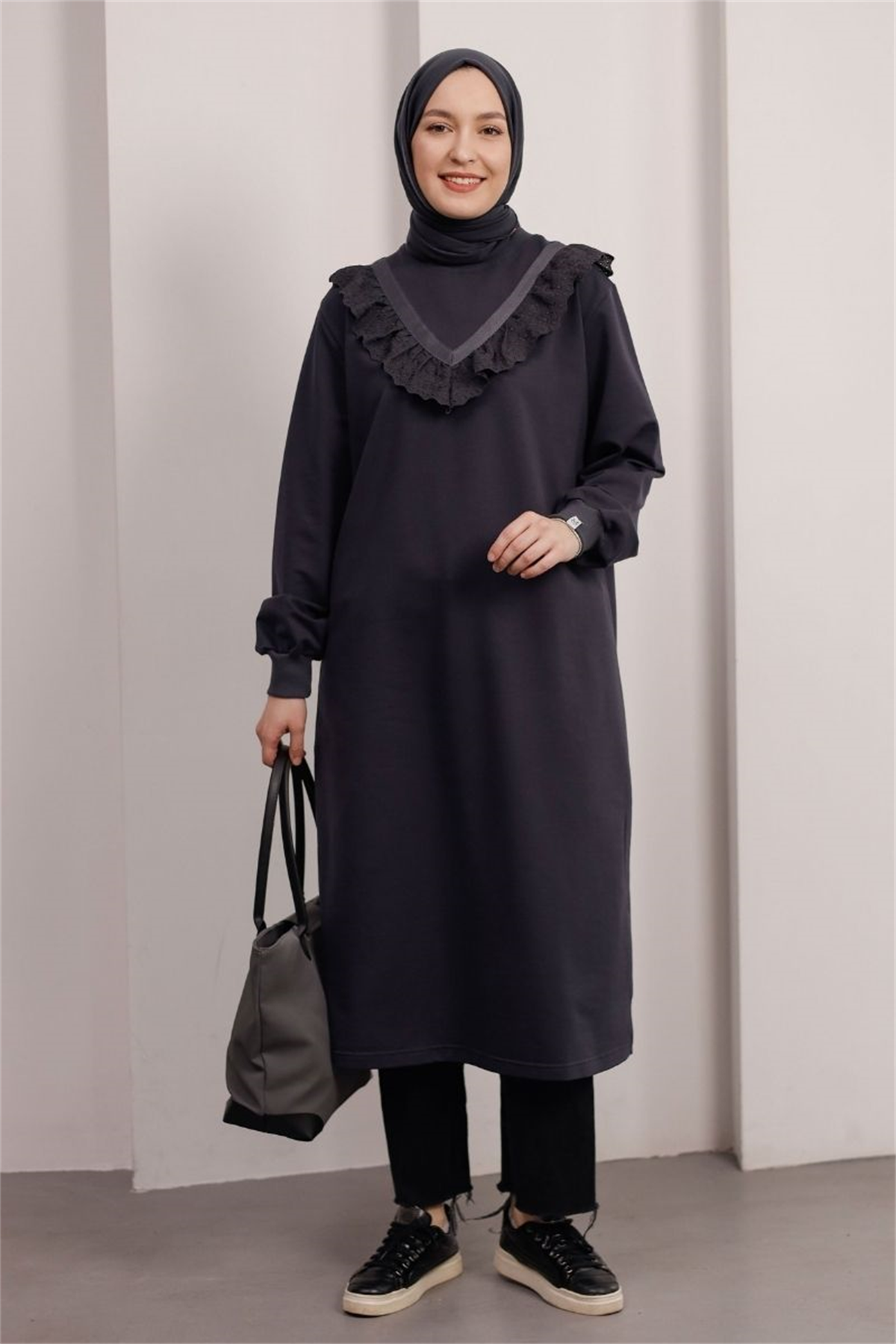 Brode Detaylı Uzun Sweat Füme