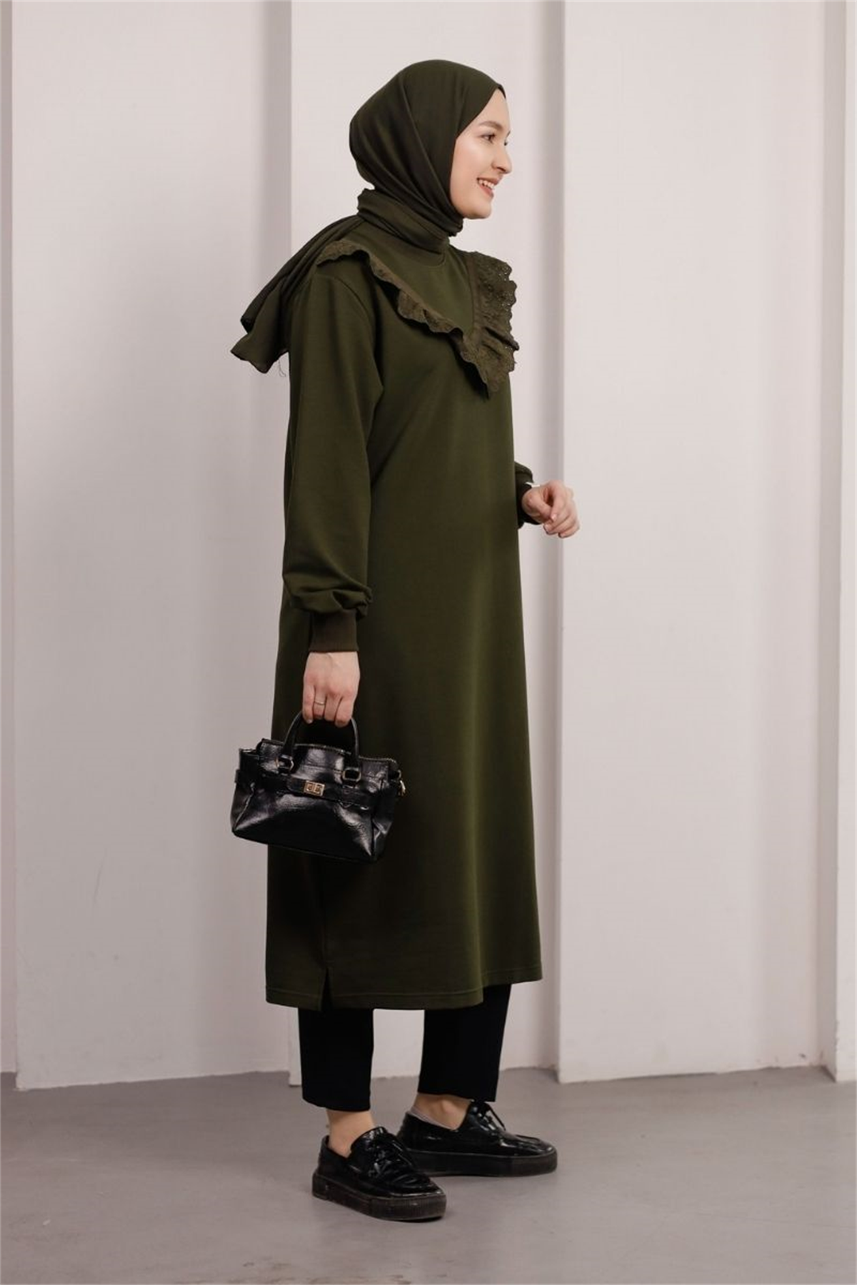 Brode Detaylı Uzun Sweat Haki