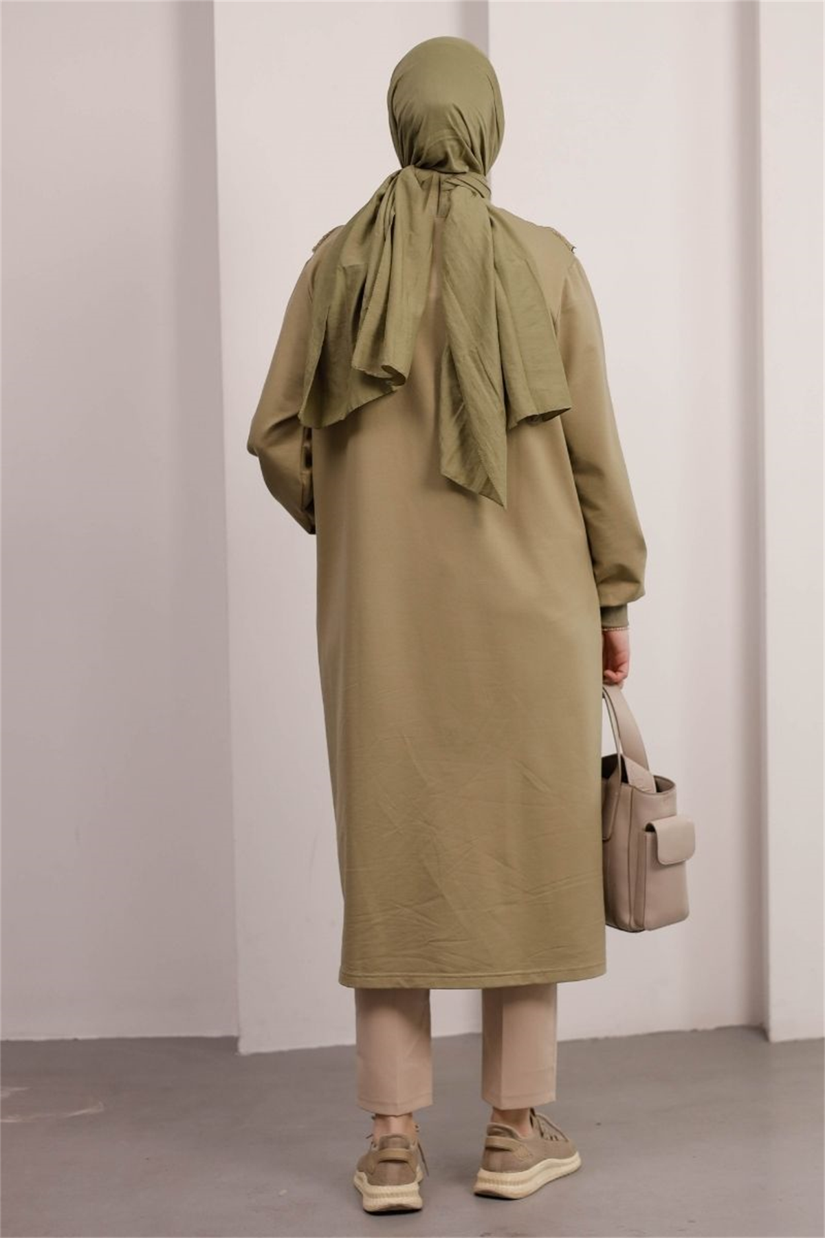 Brode Detaylı Uzun Sweat Soft Çağla