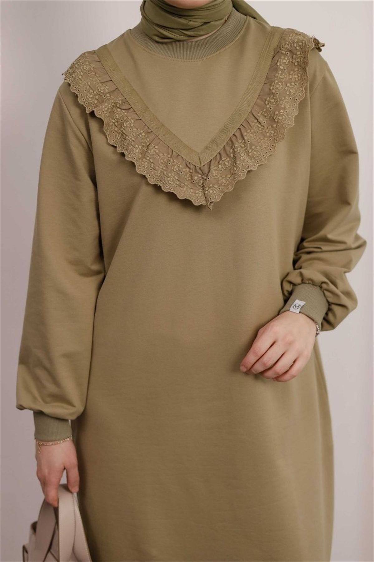 Brode Detaylı Uzun Sweat Soft Çağla