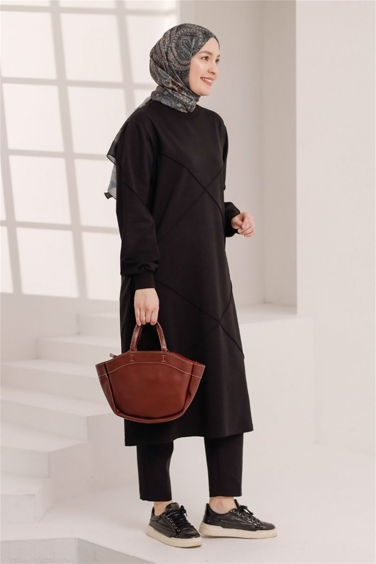 Dikiş Detaylı Uzun Sweat Siyah