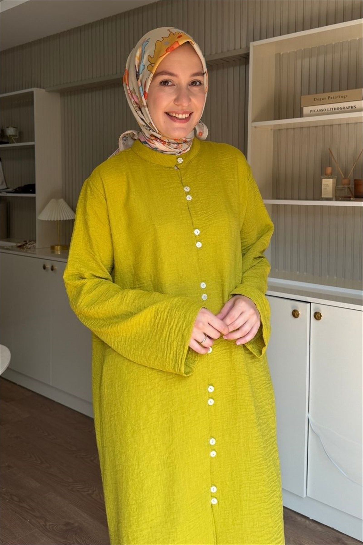 Önü Biritli Valentino Takım Olive