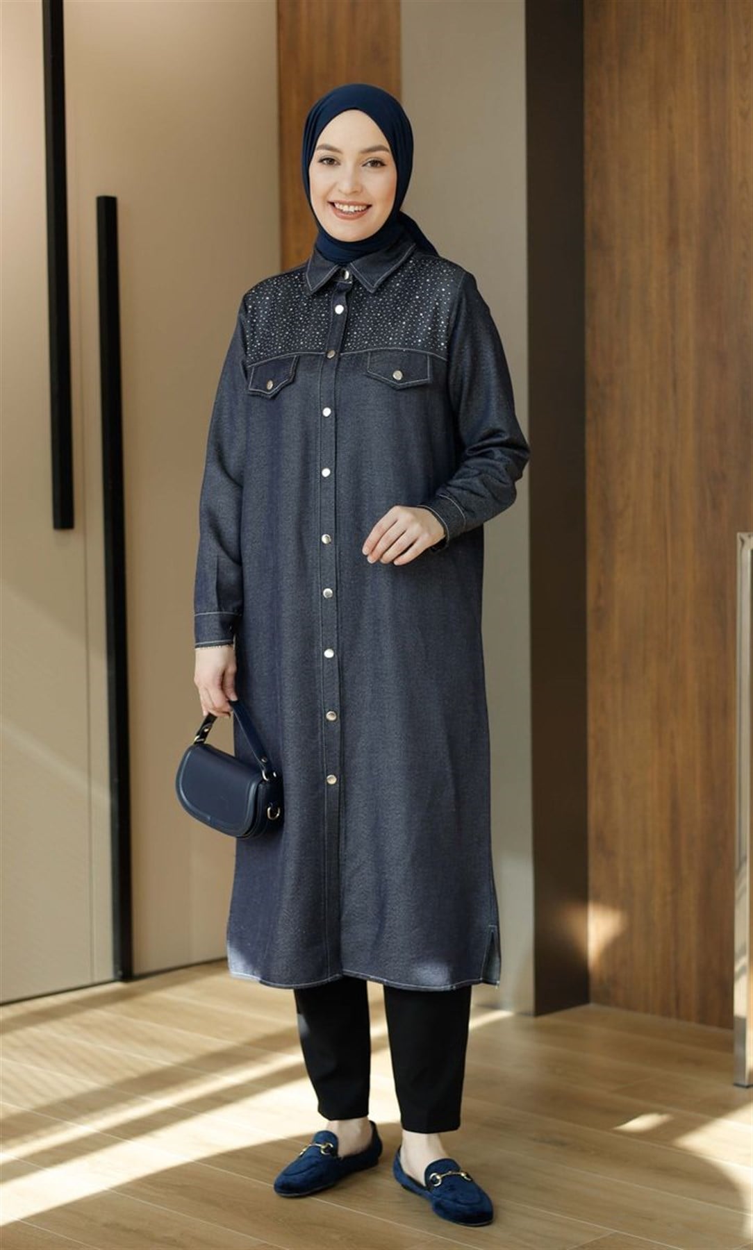 Pul Detaylı Çıtçıtlı Uzun Tunik İndigo