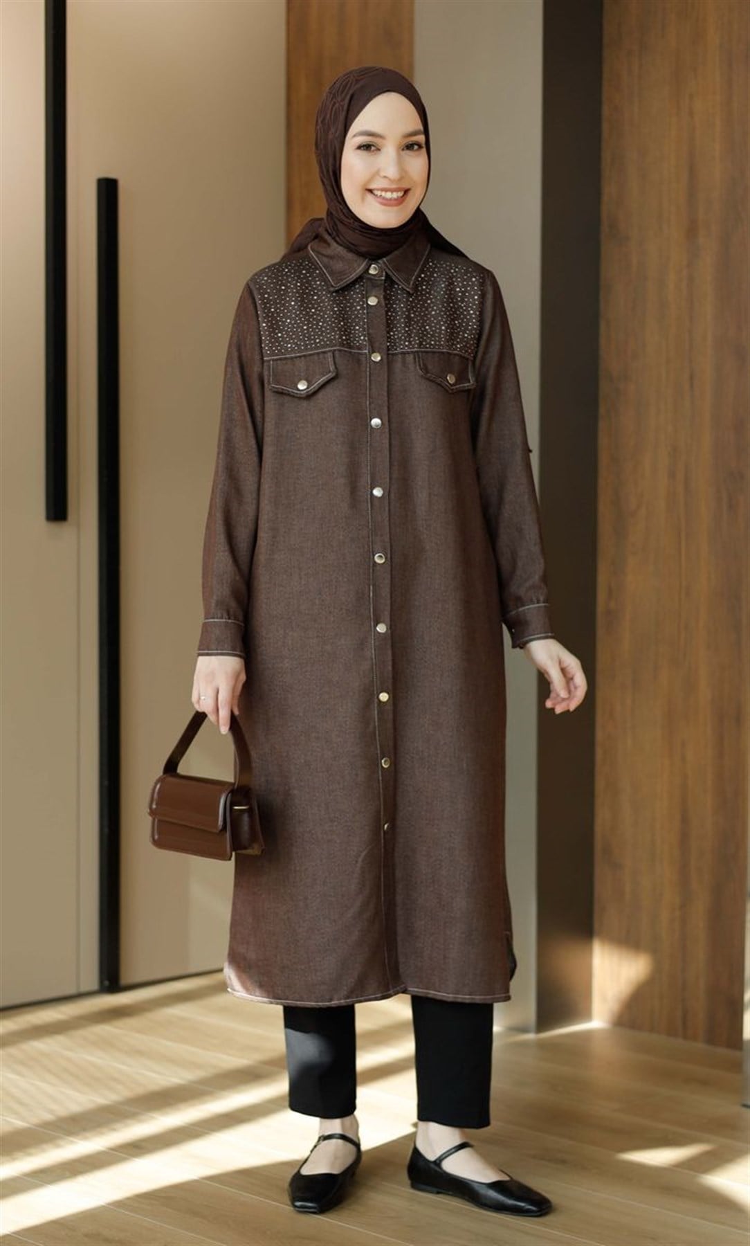 Pul Detaylı Çıtçıtlı Uzun Tunik Kahve