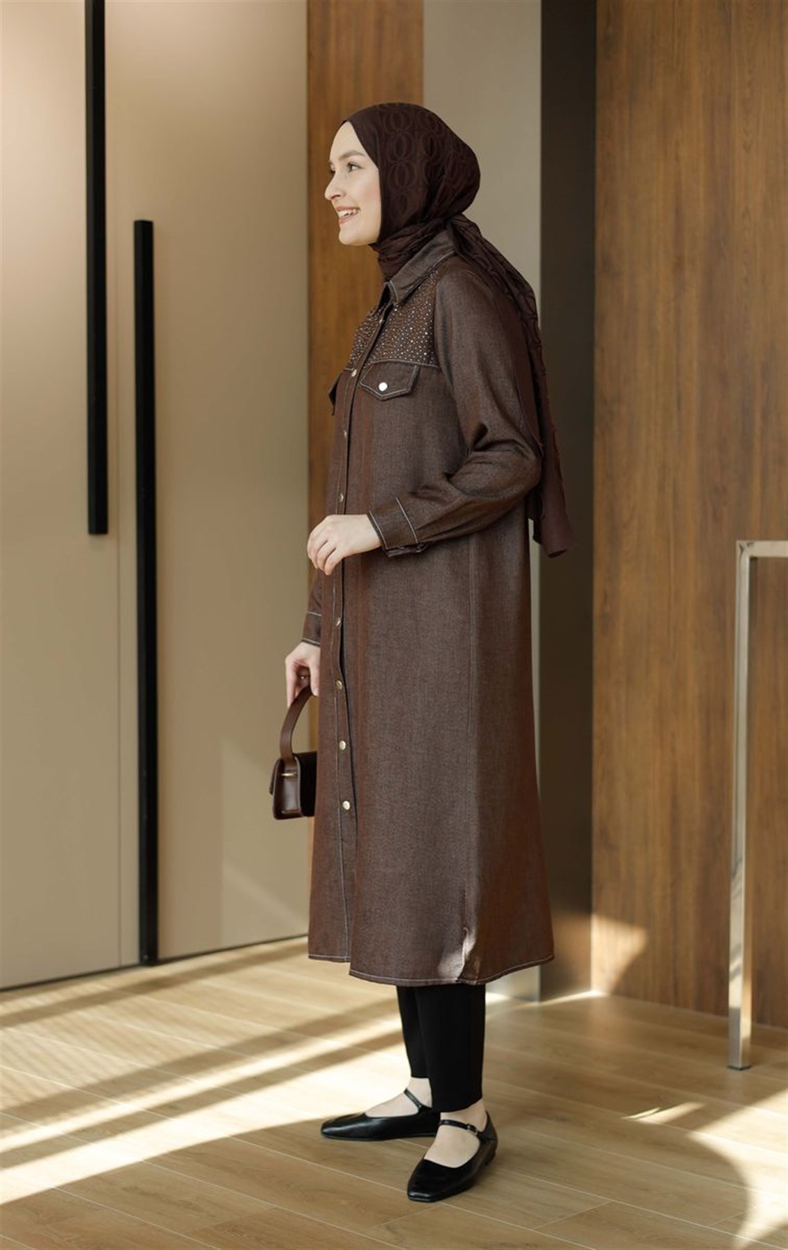 Pul Detaylı Çıtçıtlı Uzun Tunik Kahve