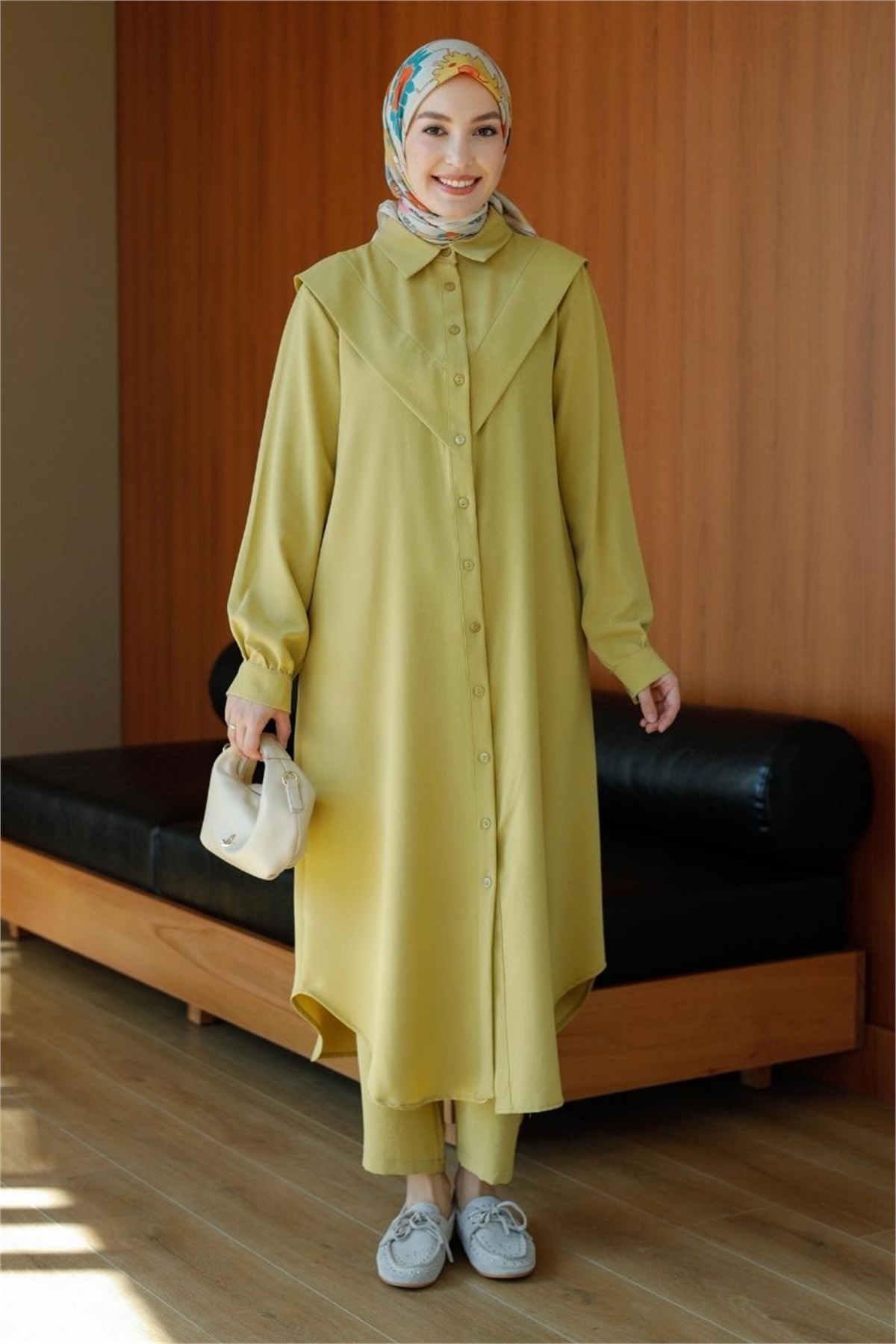 V Pervazlı Linda Takım Olive