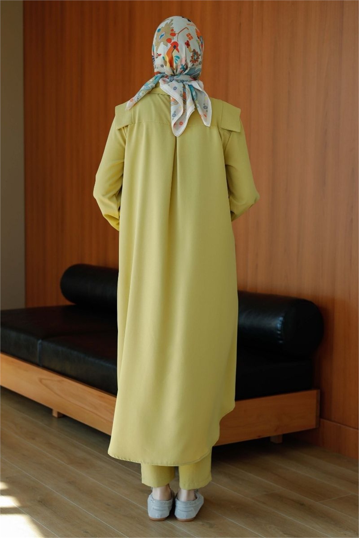 V Pervazlı Linda Takım Olive