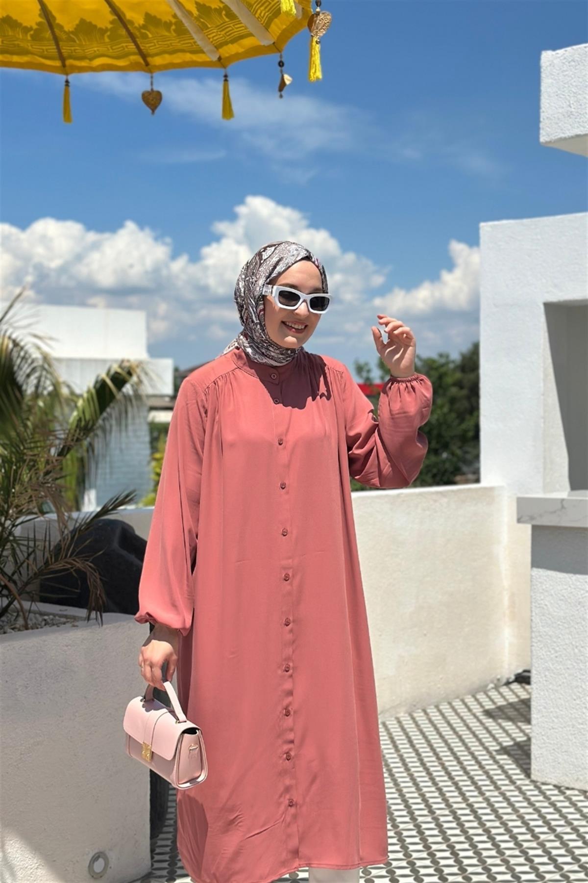 Zarif Düğmeli Medine İpeği Tunik Soft Pudra