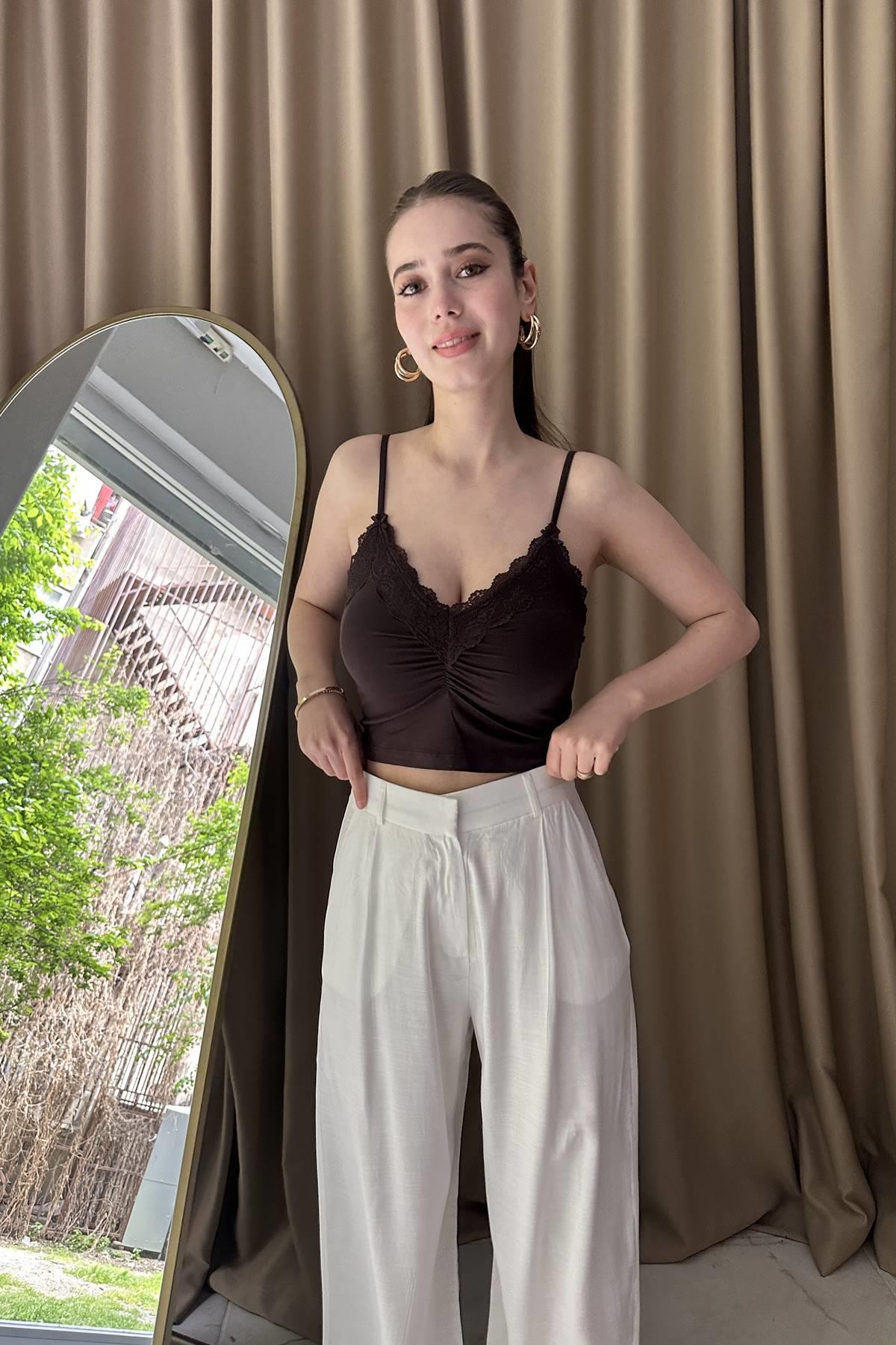 DANTEL DETAYLI TOP