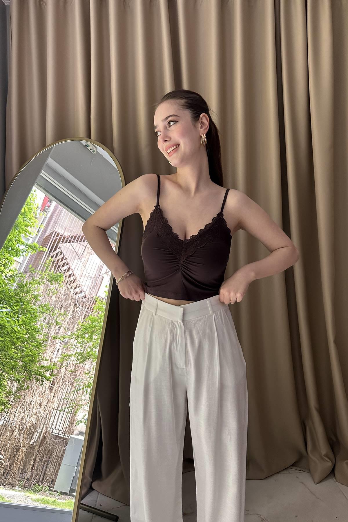 DANTEL DETAYLI TOP