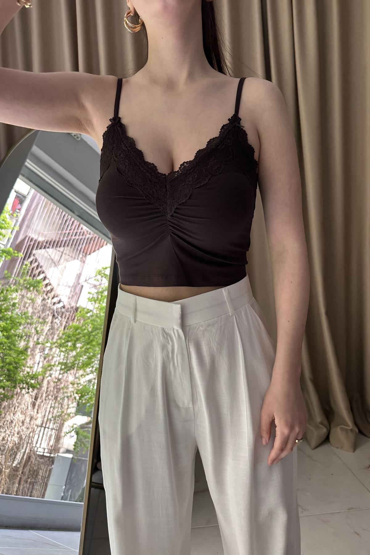 DANTEL DETAYLI TOP