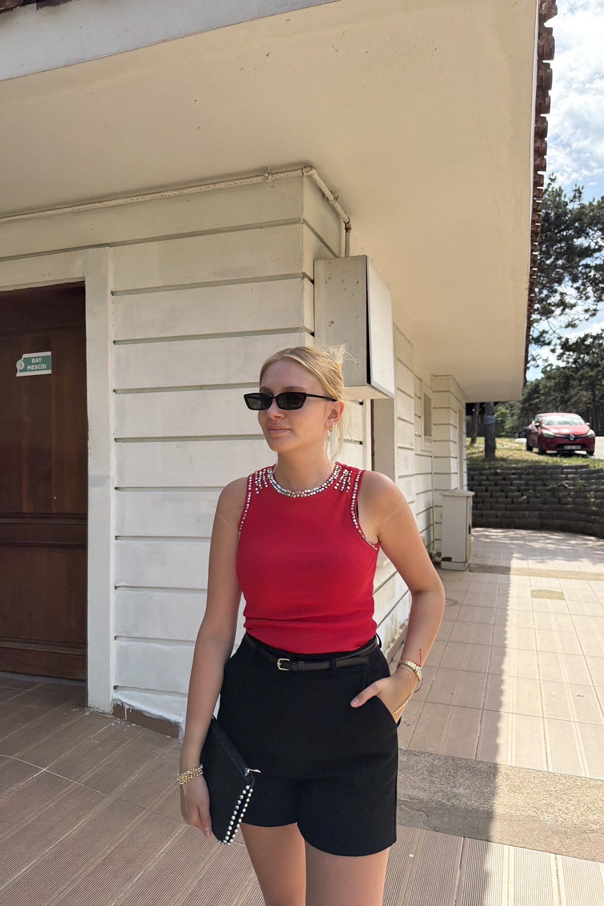 YAKA TAŞ DETAYLI BADY