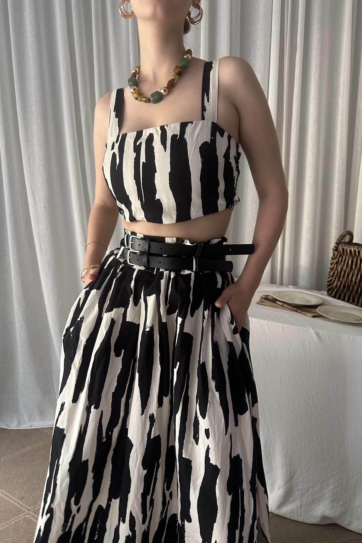 DESENLİ ASKILI CROP BLUZ