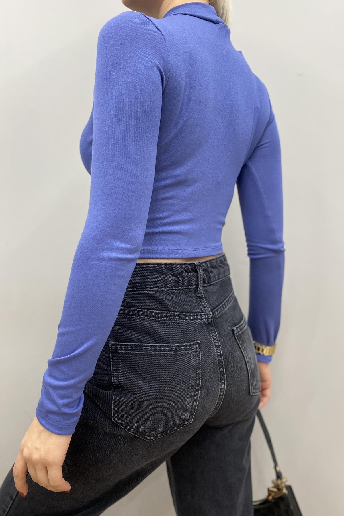 DİK YAKA CROP BLUZ